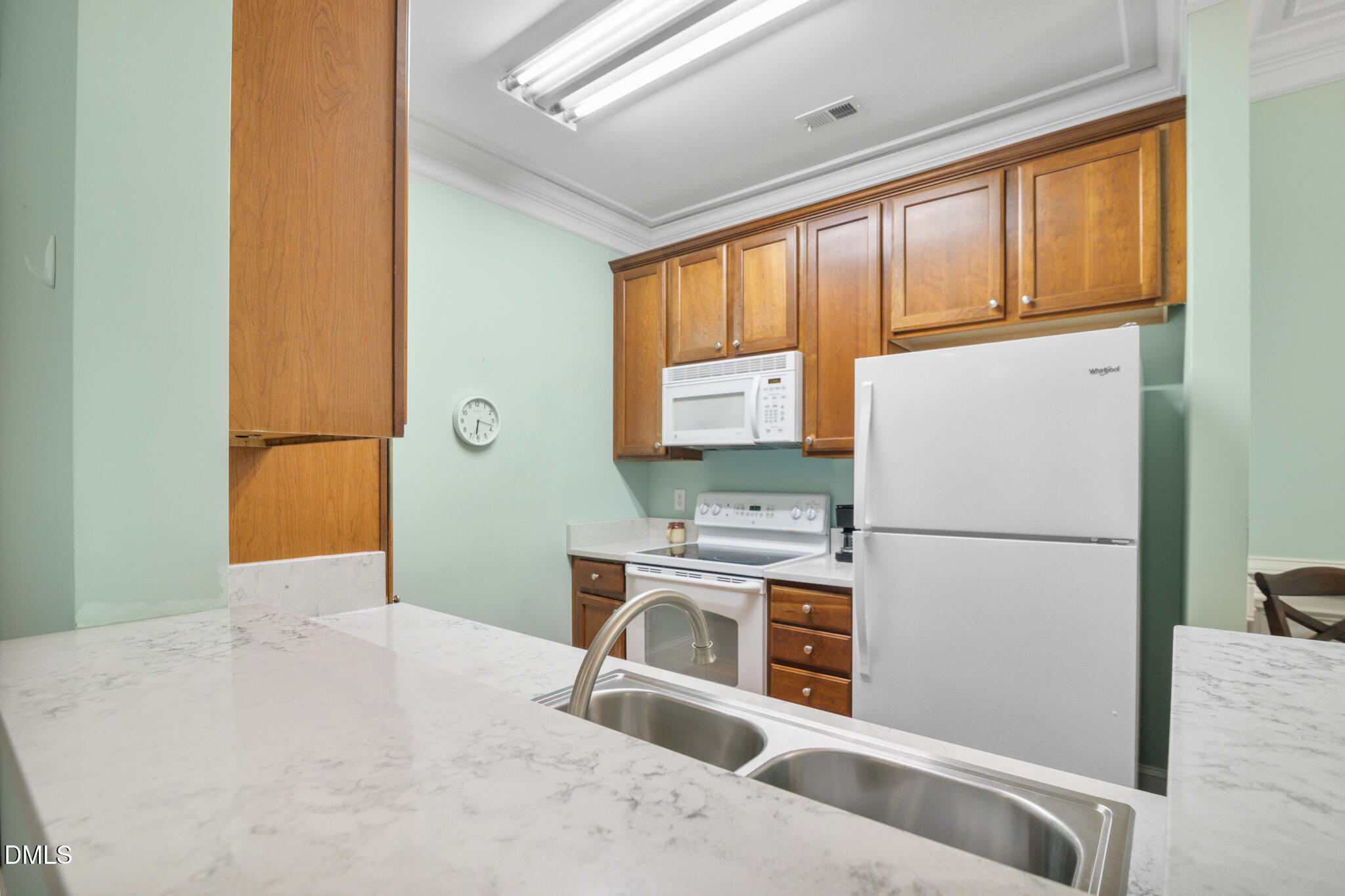 622 Waterford Lake Drive Property Photo 3