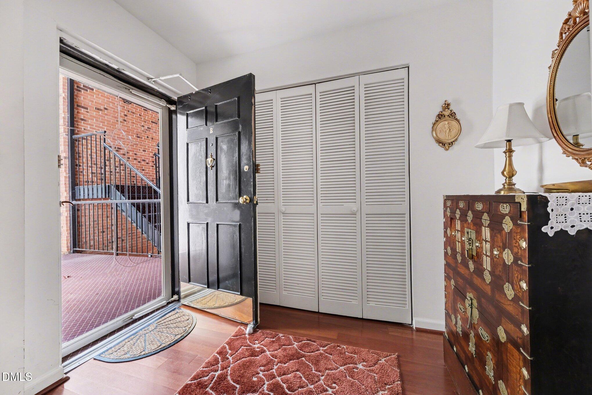 1911 Front Street # 3b Property Photo 4