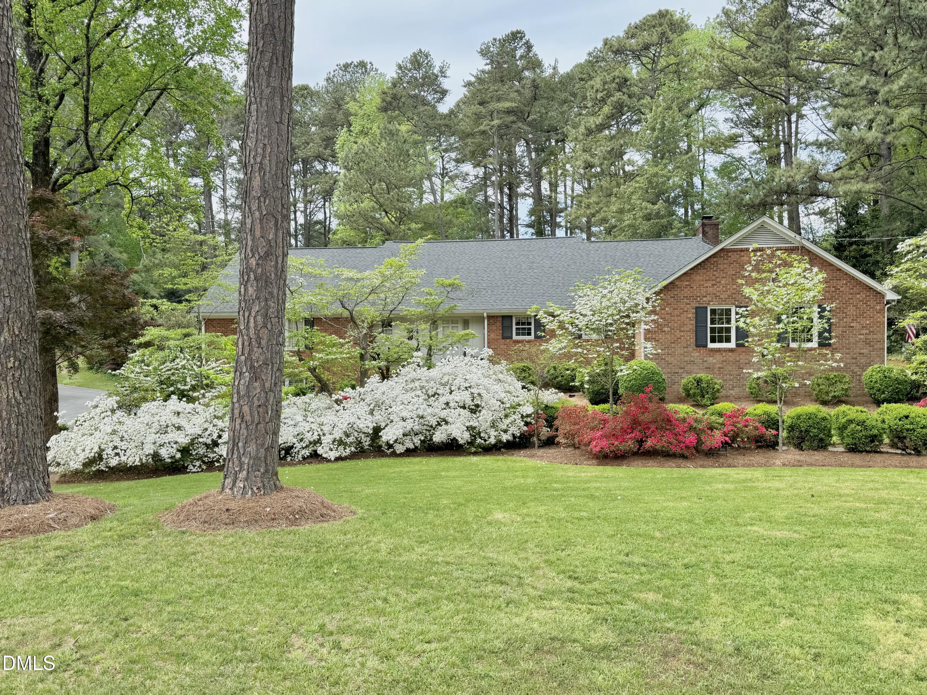 1634 Crescent Drive Property Photo 1