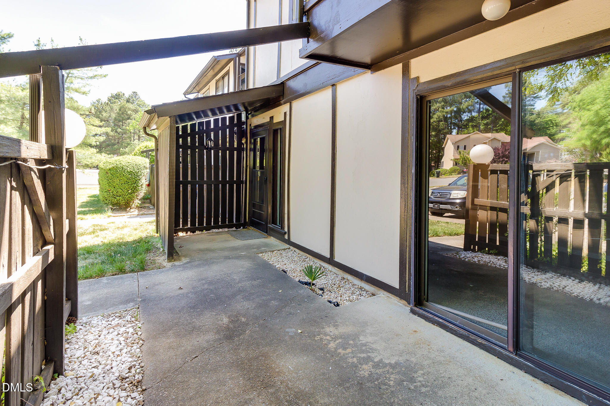 4305 Lake Ridge Drive Property Photo 4