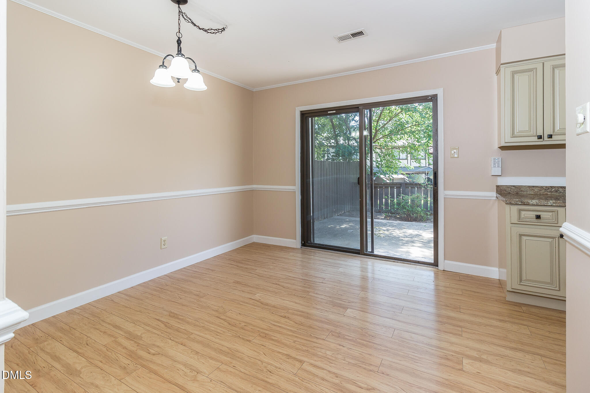 4305 Lake Ridge Drive Property Photo 9