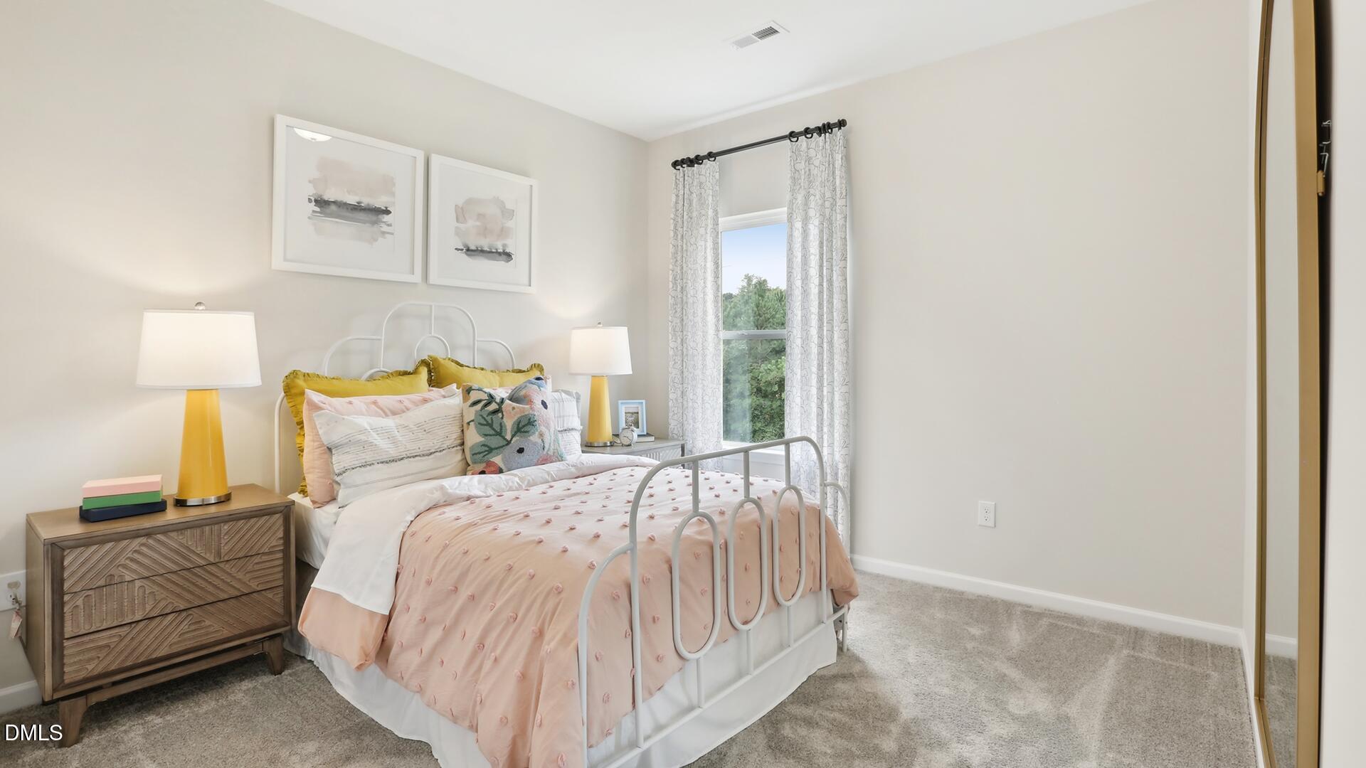 20 Commons Circle Property Photo 14