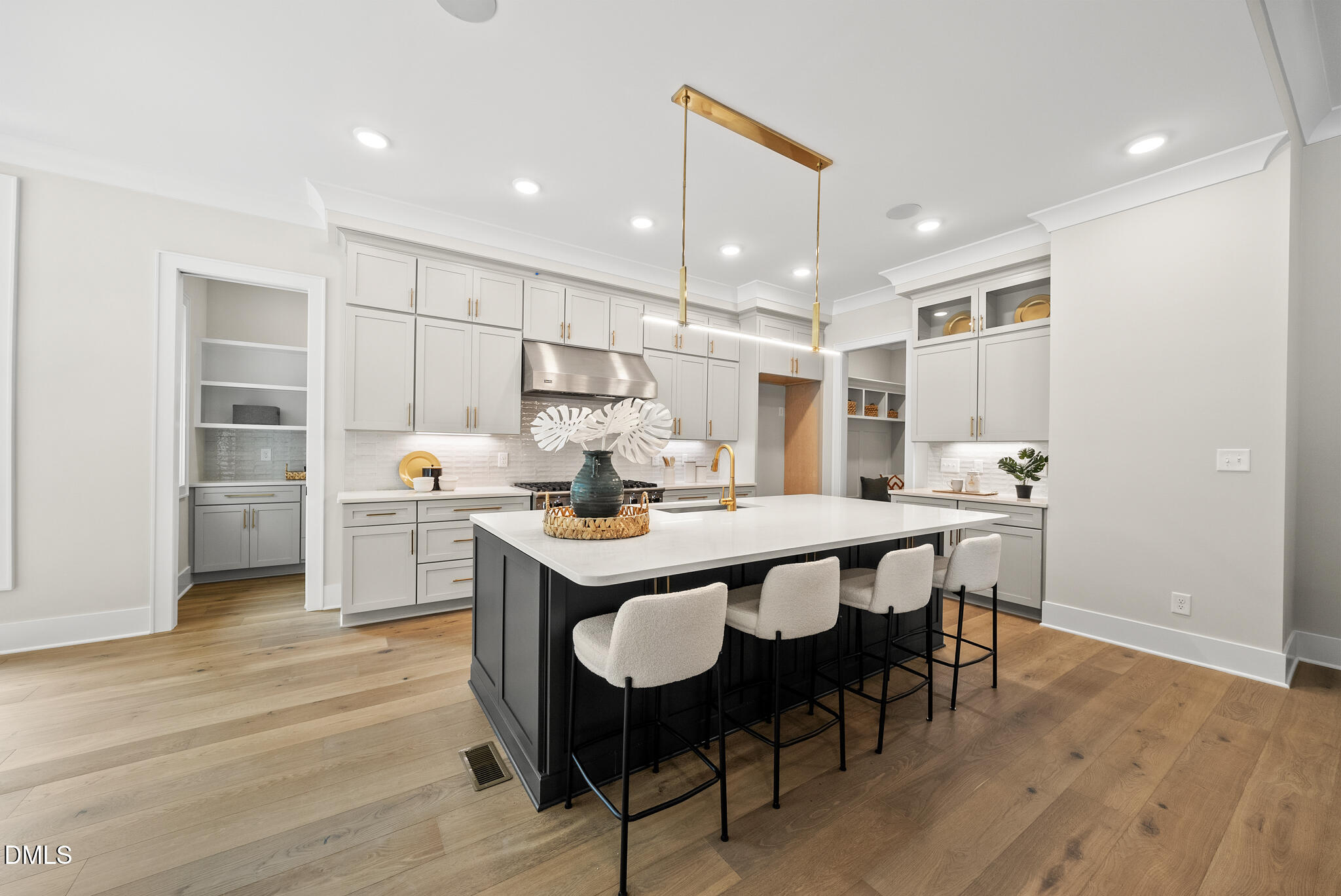 7804 Ailesbury Road Property Photo 4