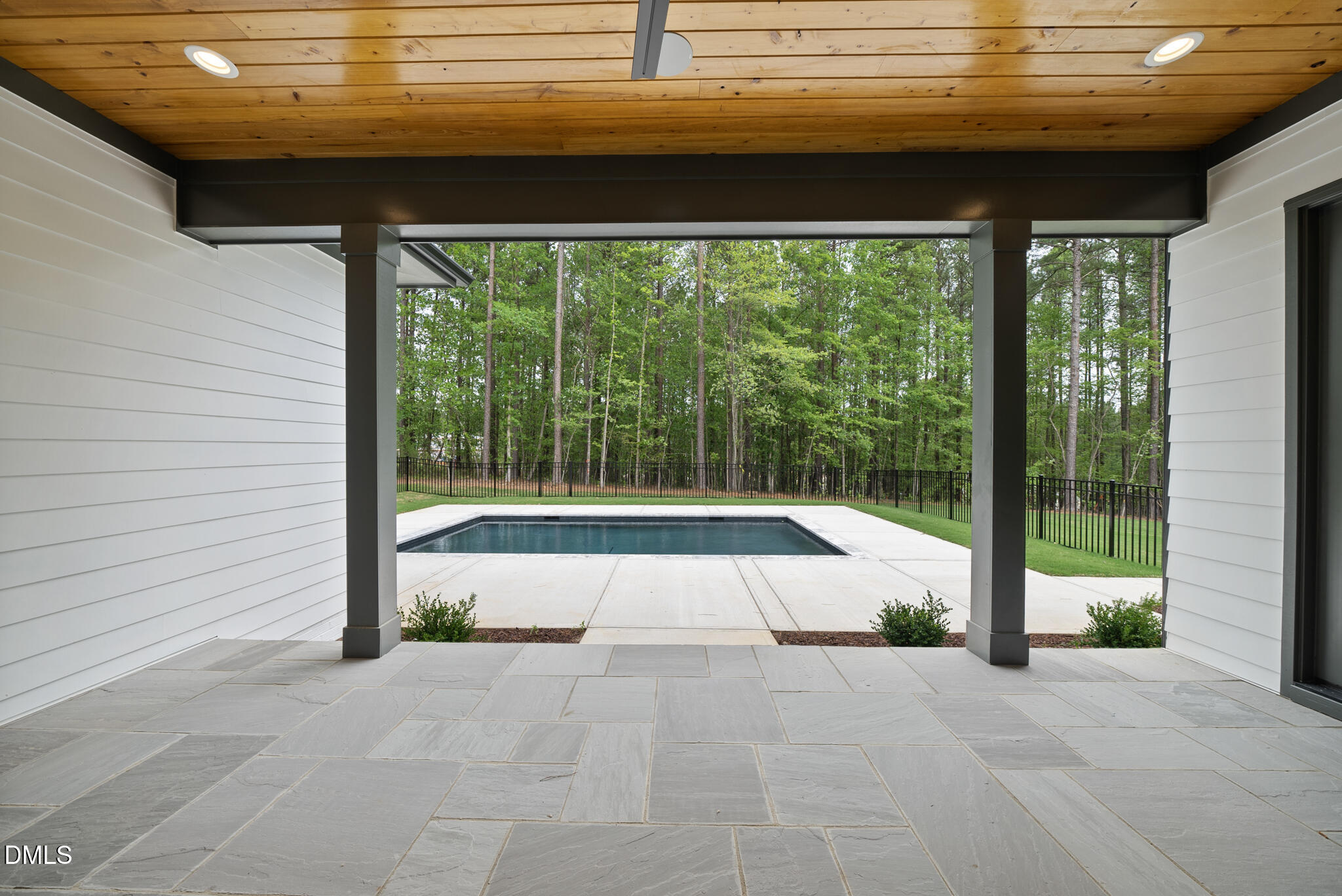 7804 Ailesbury Road Property Photo 44