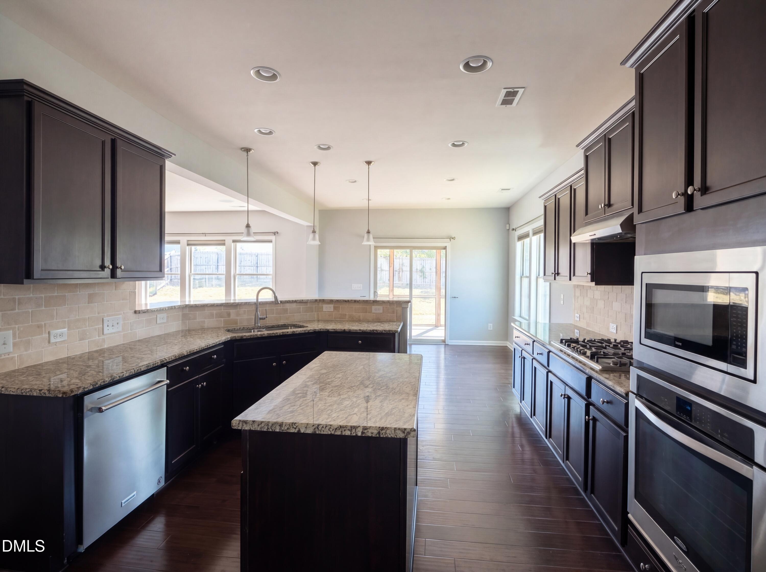 1305 Ivey Grove Court Property Photo 7