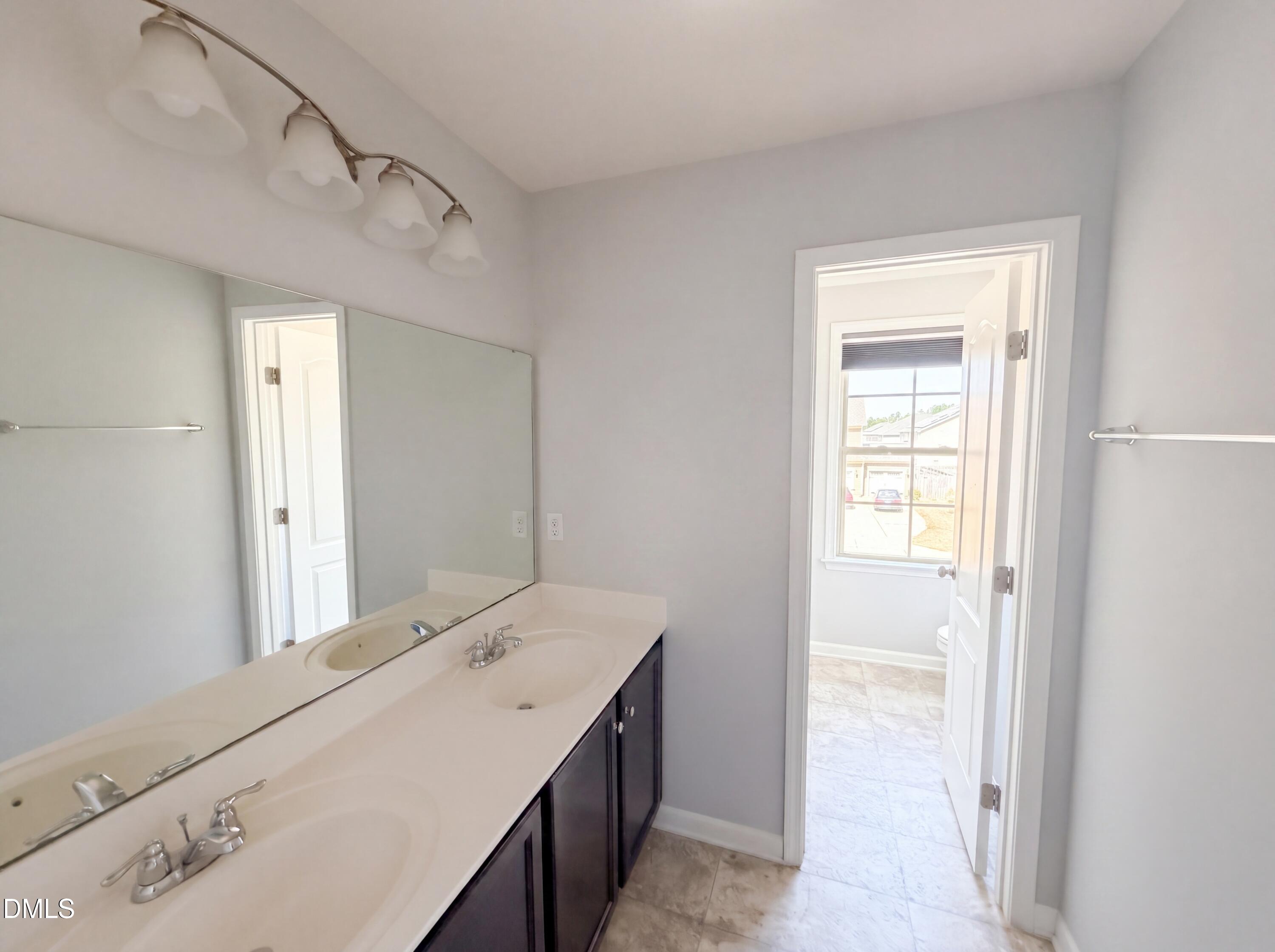 1305 Ivey Grove Court Property Photo 19