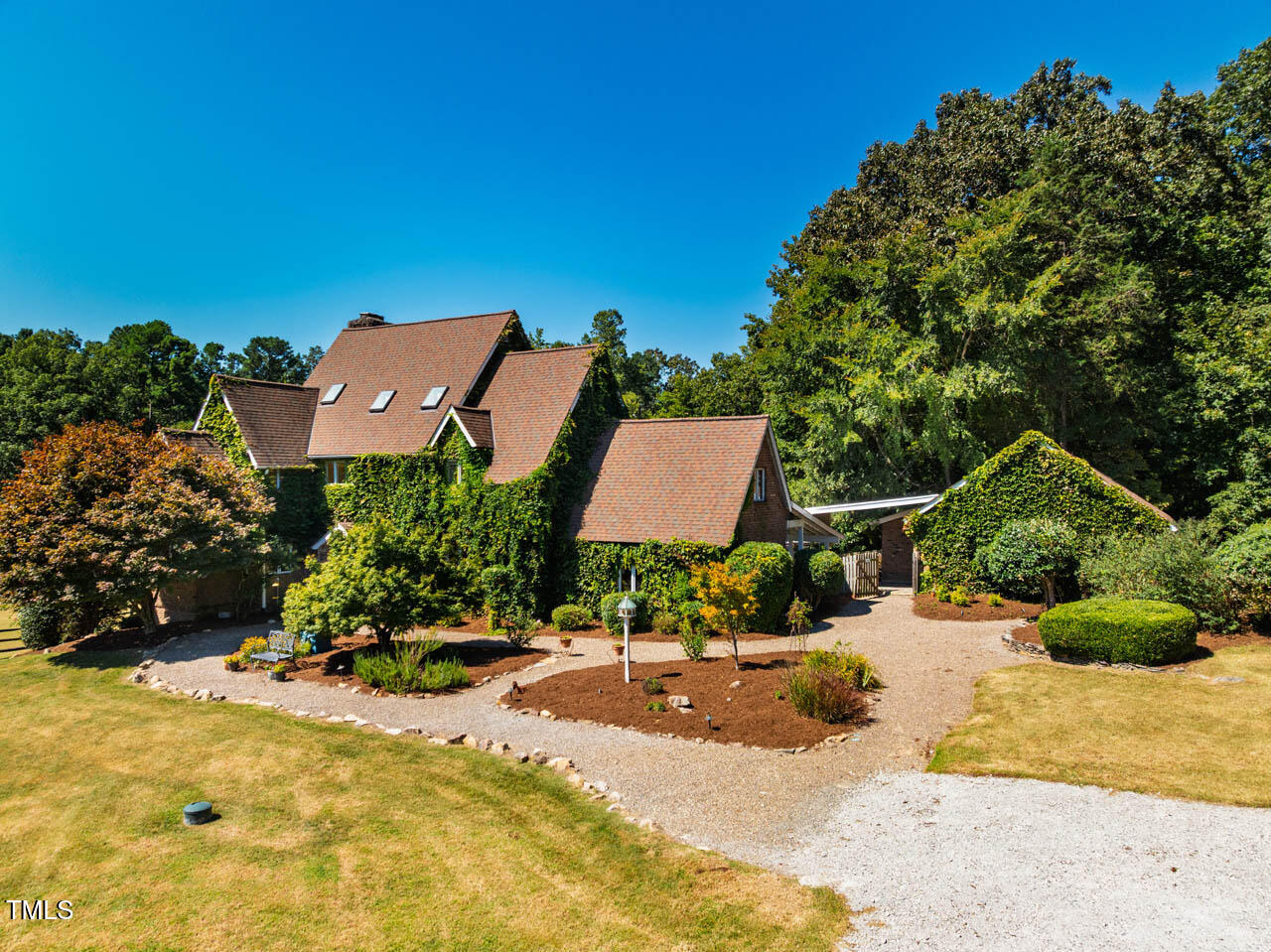 1021 Parchemin Trail Property Photo 1