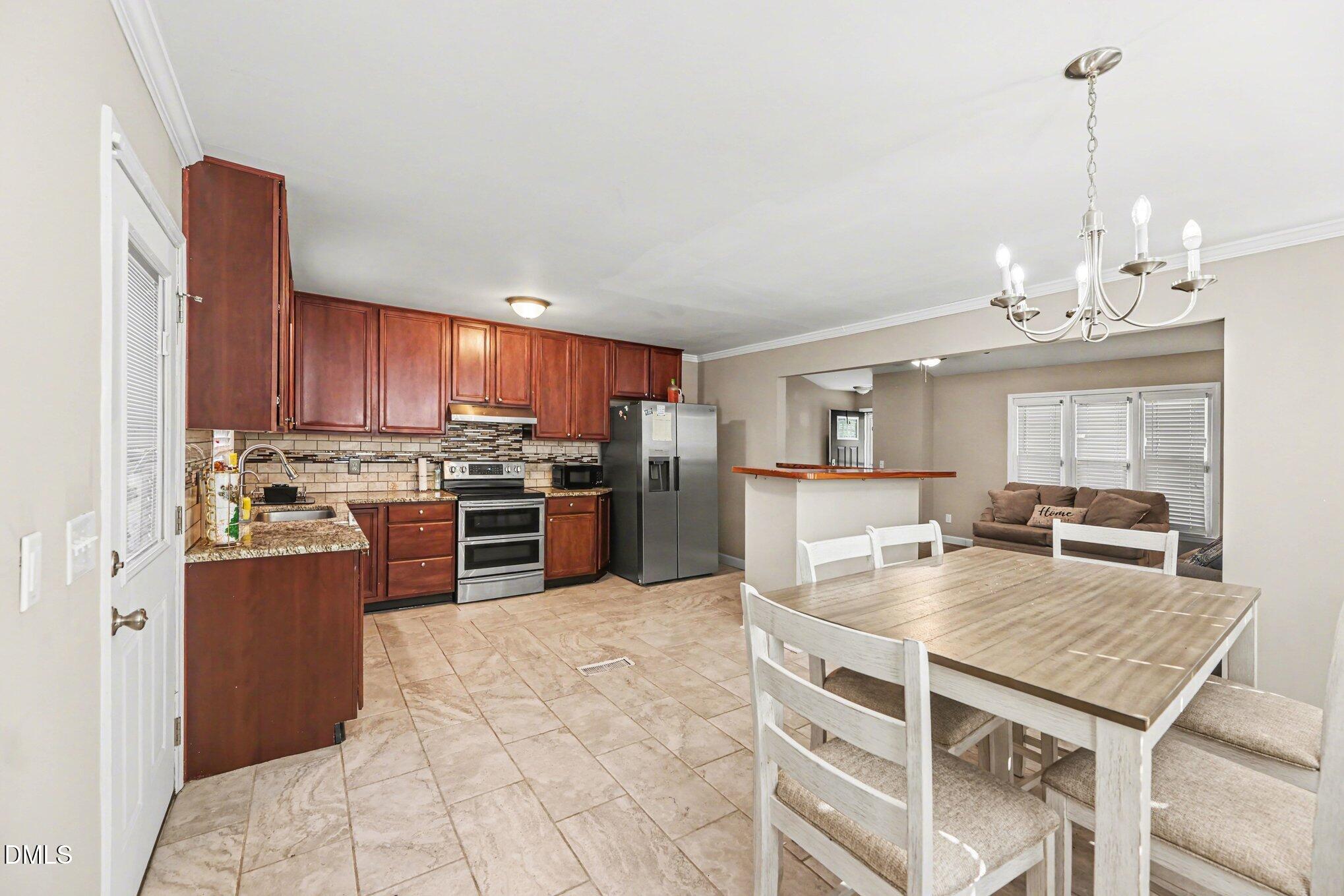 208 Deep Creek Drive Property Photo 10