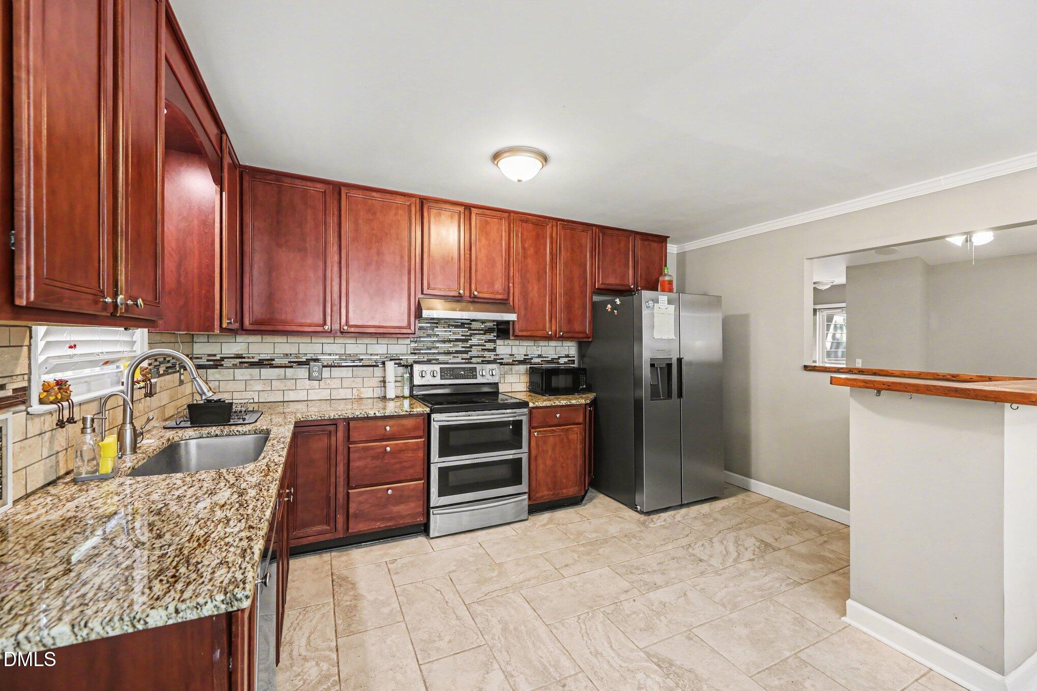 208 Deep Creek Drive Property Photo 14