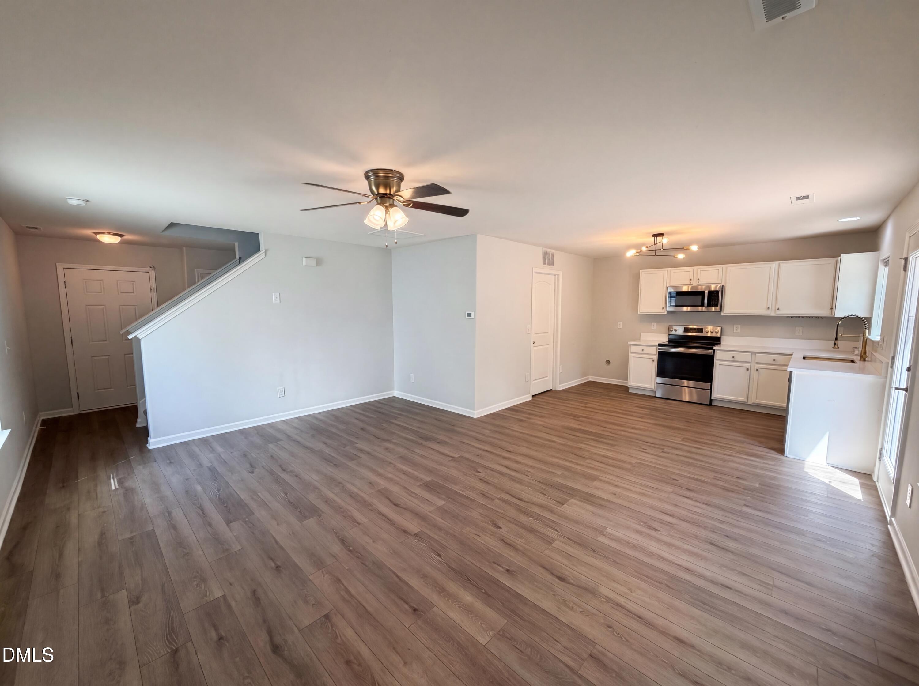 4716 Queen Pierrette Street Property Photo 8