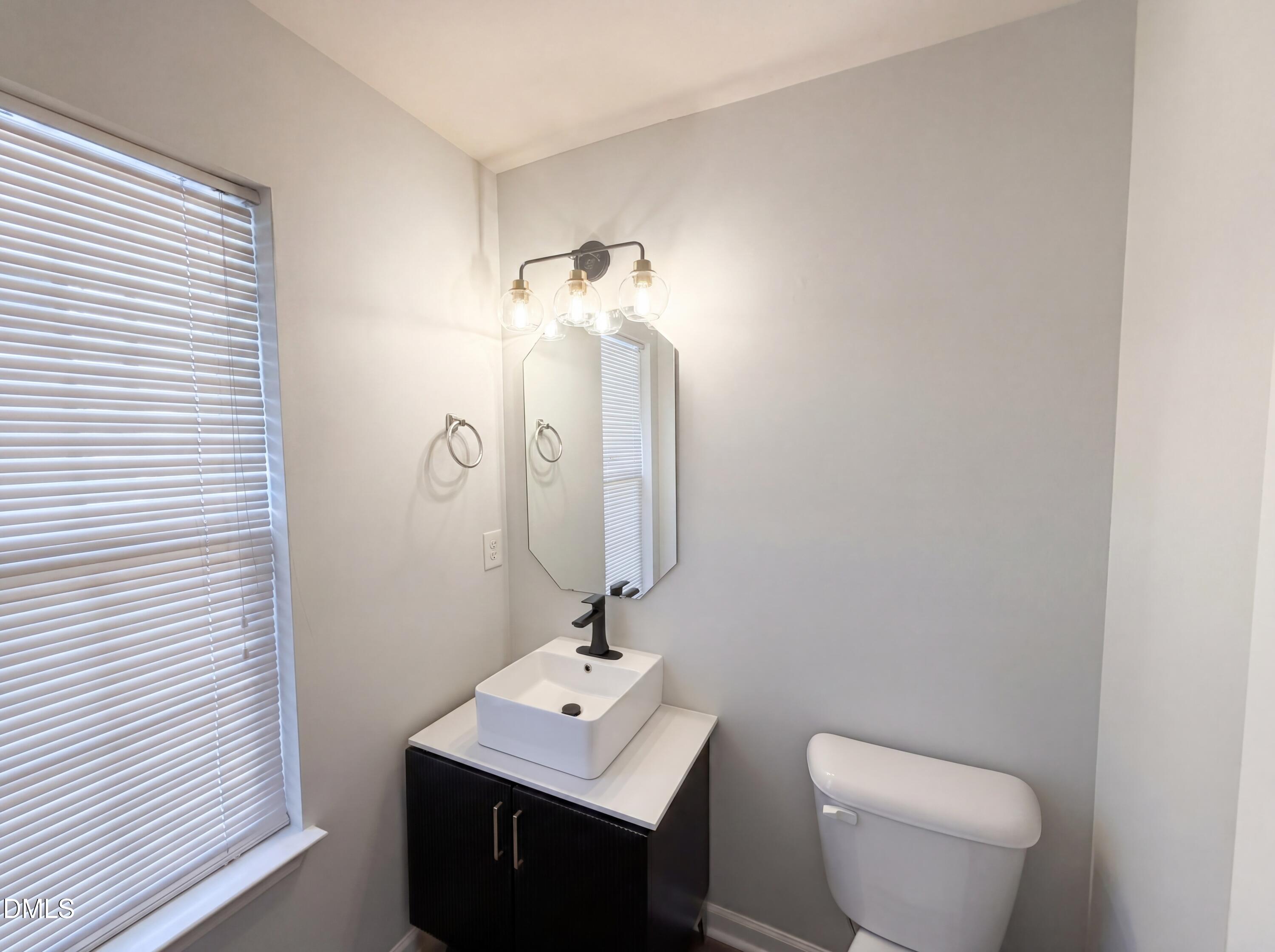 4716 Queen Pierrette Street Property Photo 12