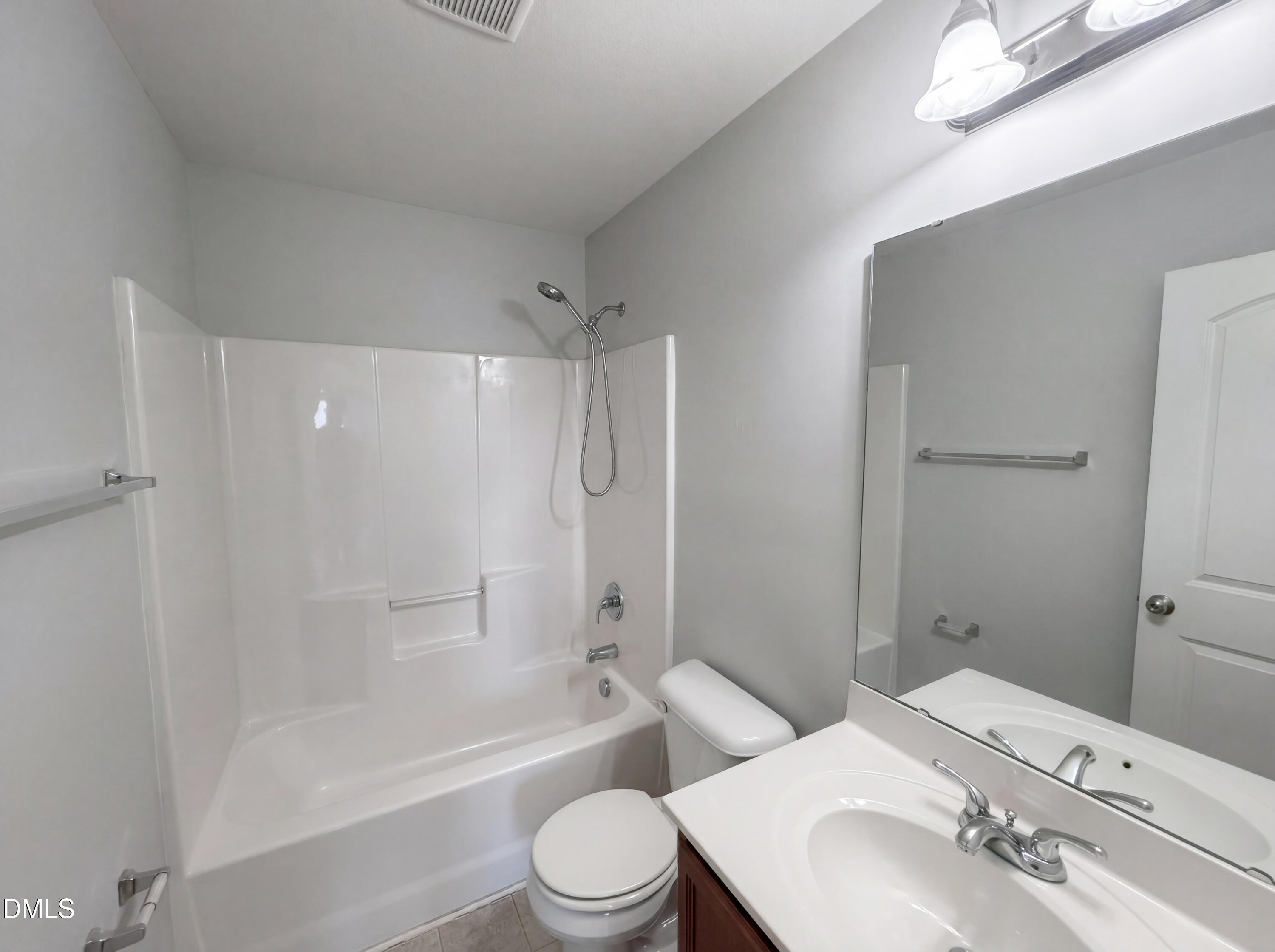 4716 Queen Pierrette Street Property Photo 14