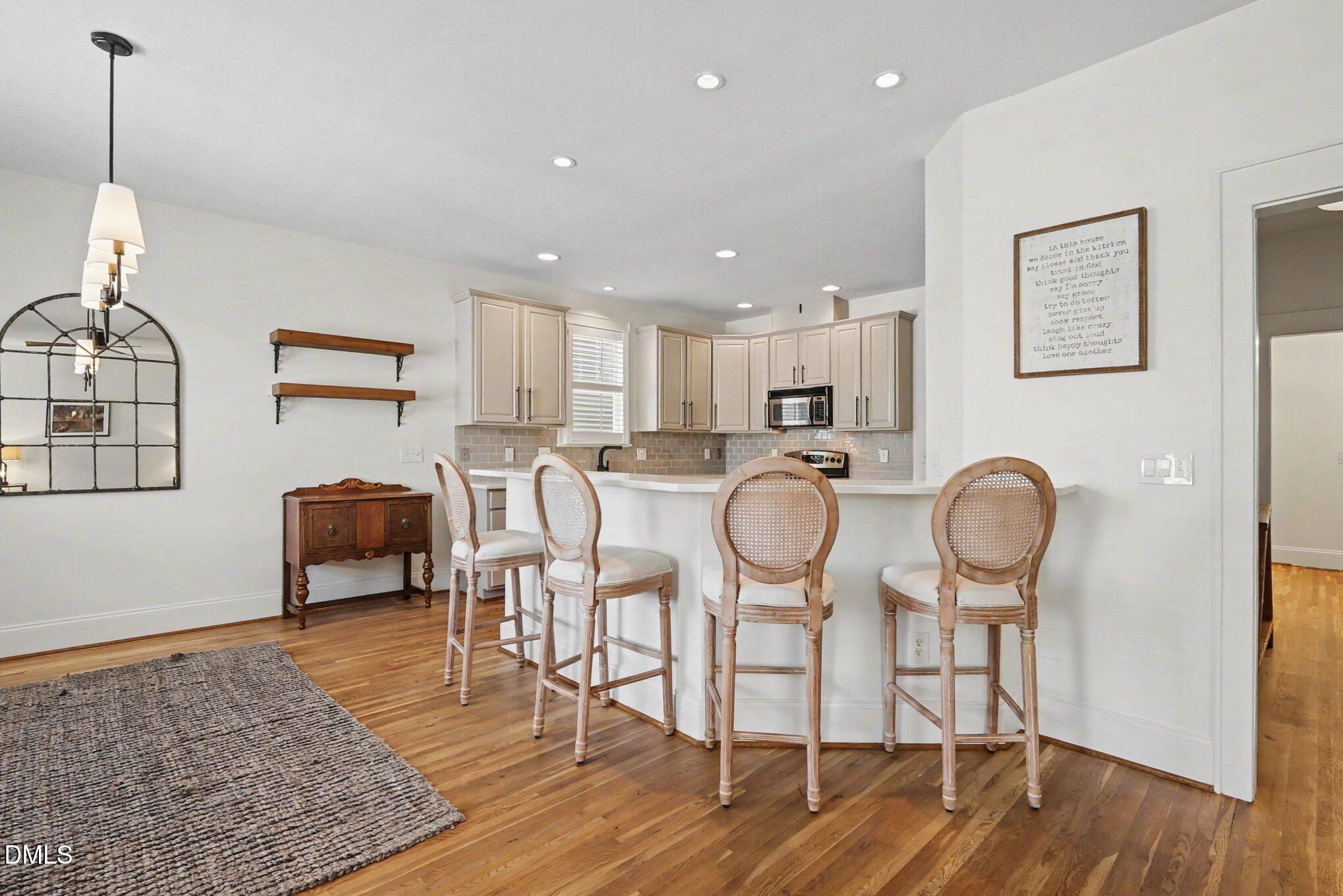 3426 Falls River Avenue Property Photo 4