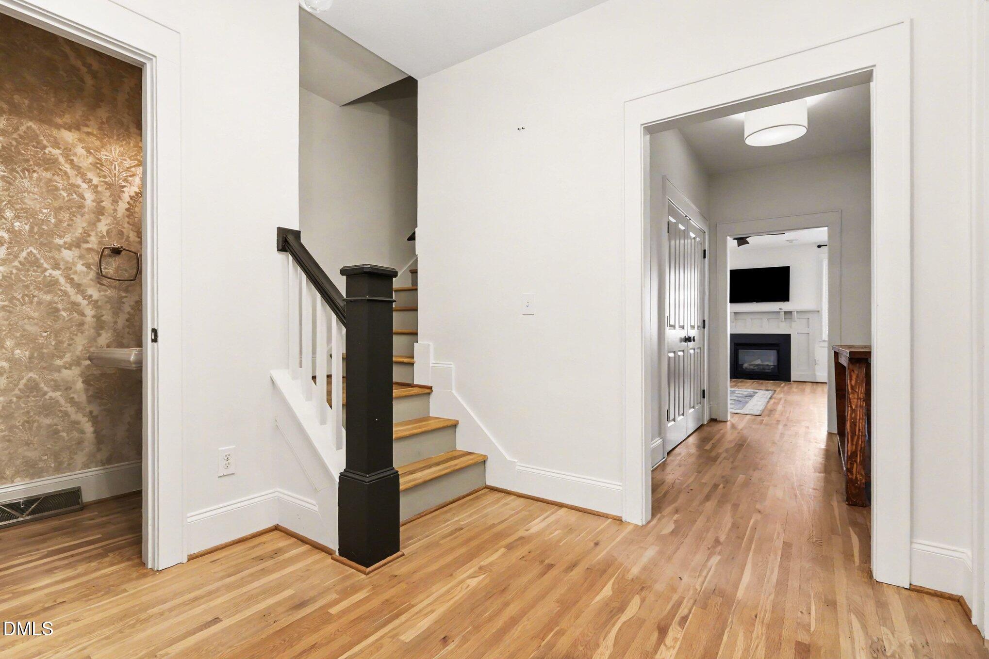 3426 Falls River Avenue Property Photo 8