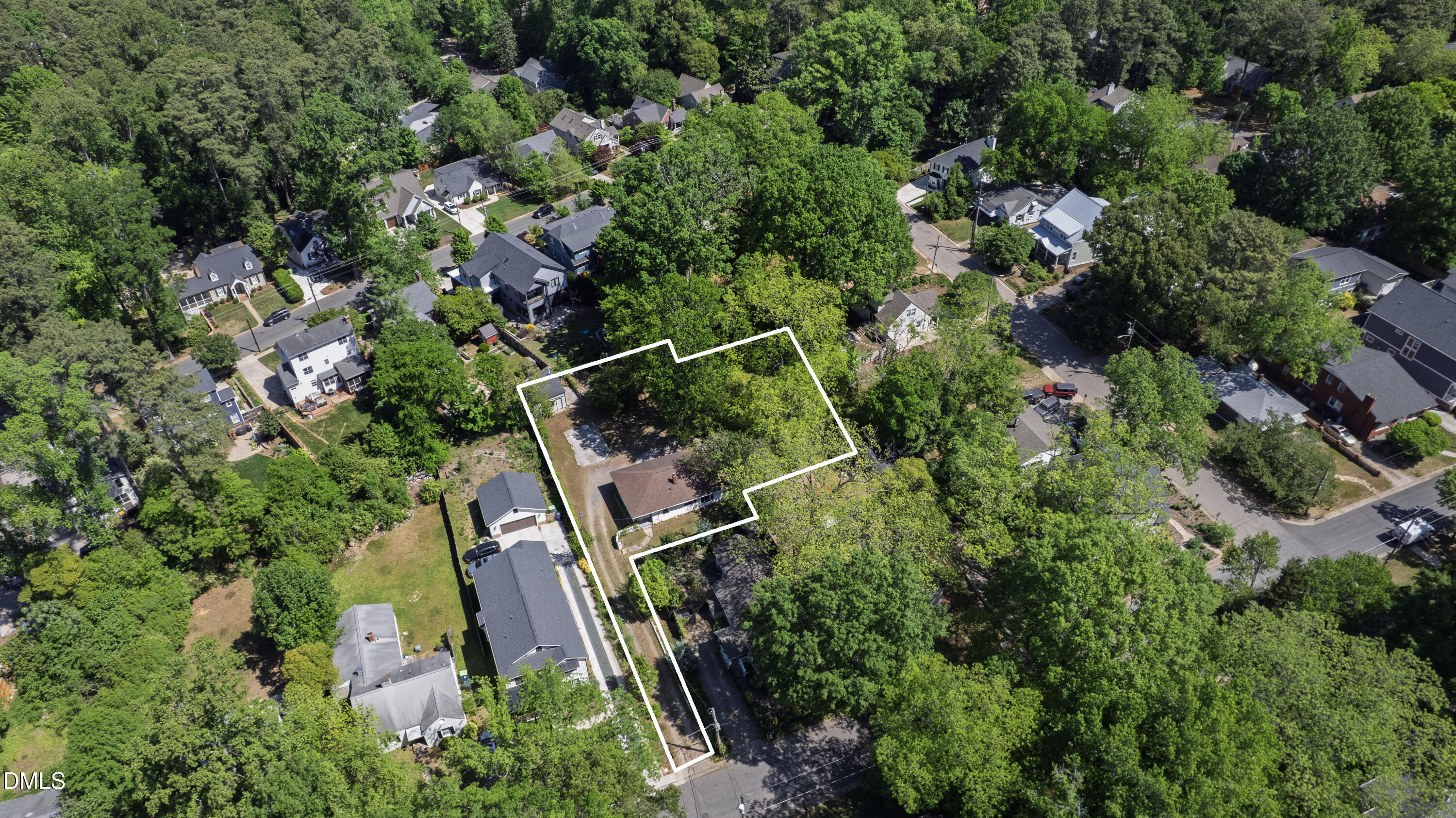 2618 Bedford Avenue Property Photo 2