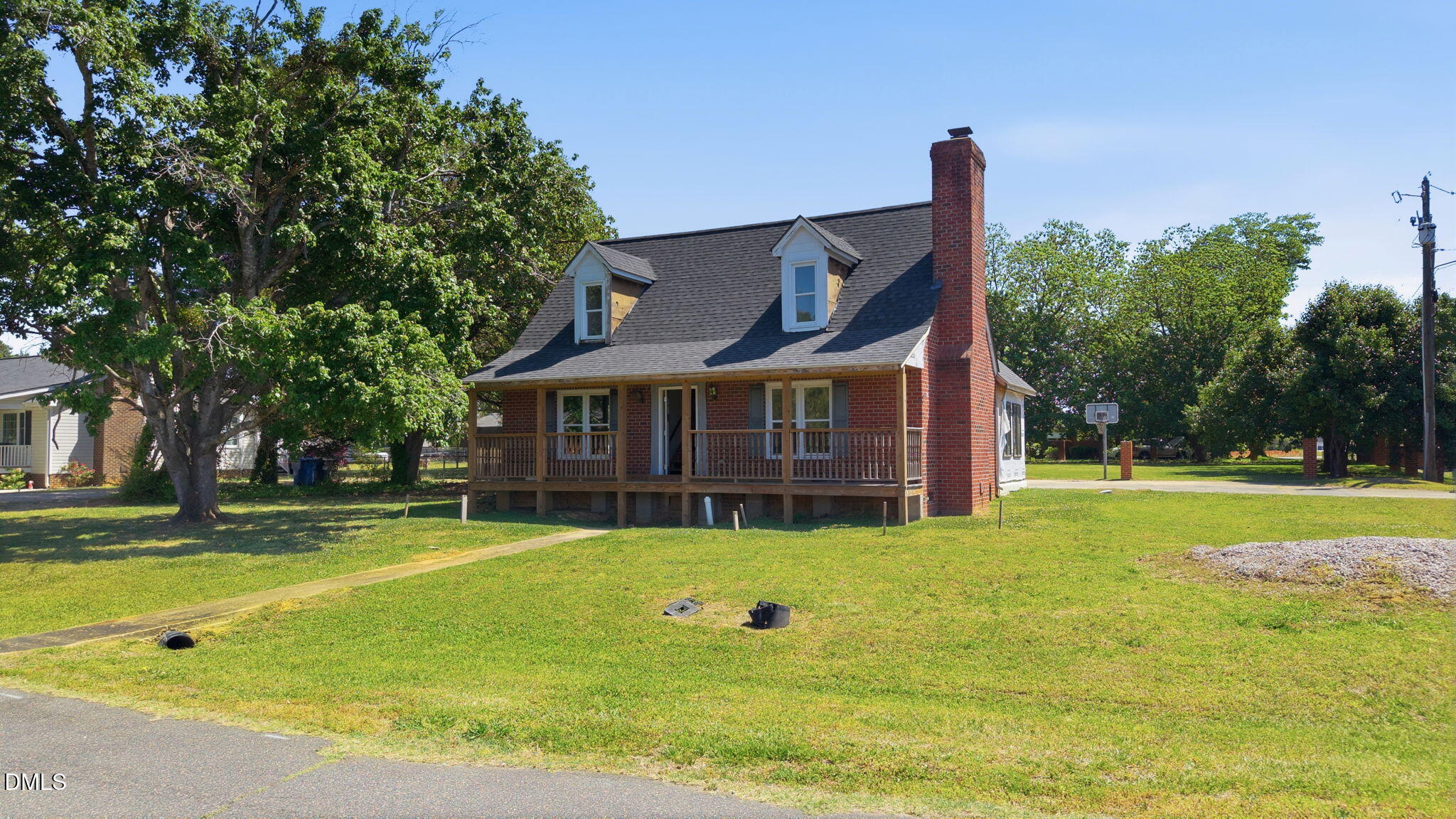 9433 Colonial Drive Property Photo 3