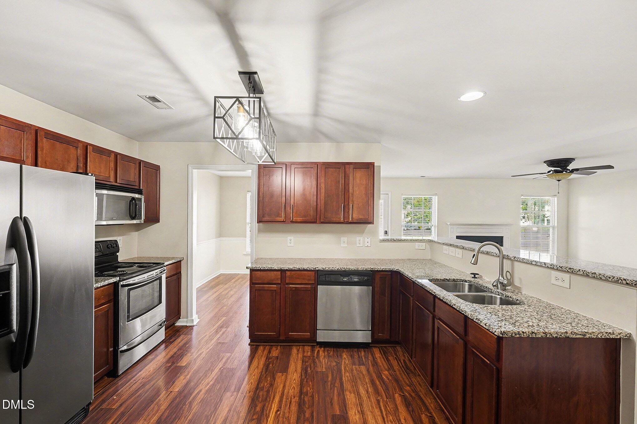 2547 Crescent Forest Drive Property Photo 10