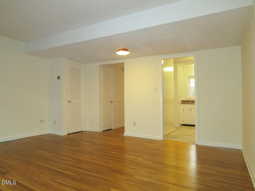 400 Davie Road 8 Property Photo 5