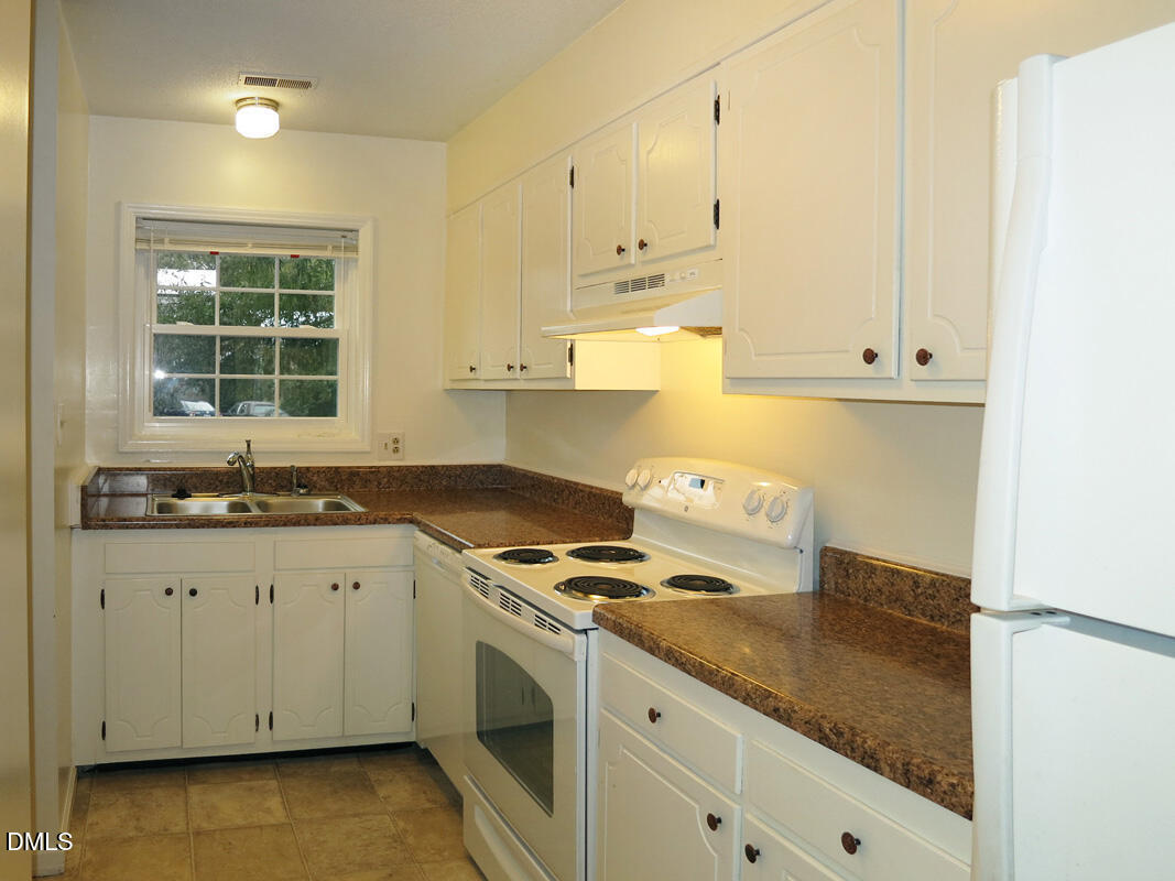400 Davie Road 8 Property Photo 6