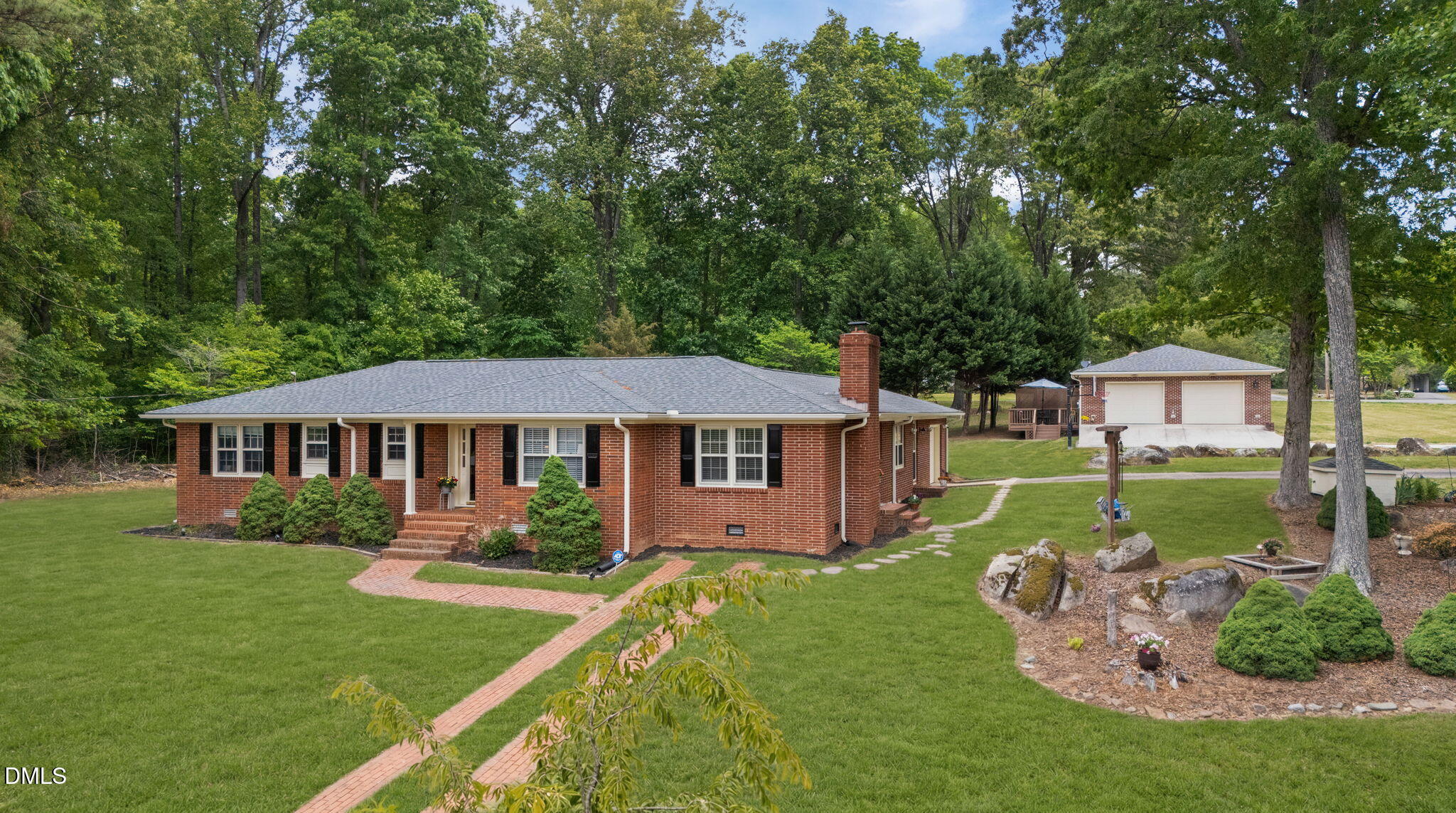 107 Edgewood Drive Property Photo 1