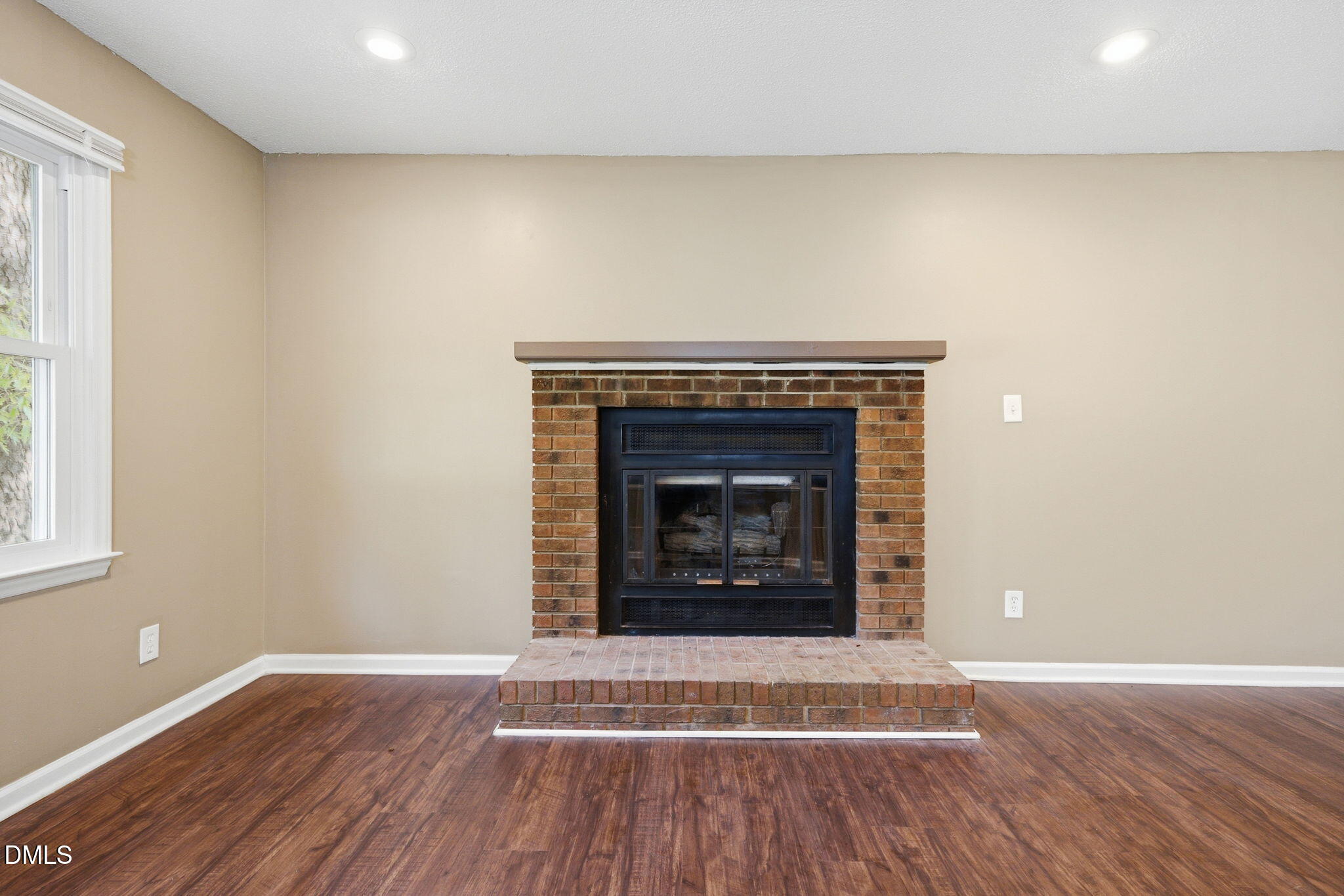 100 Brook Rock Lane Property Photo 8