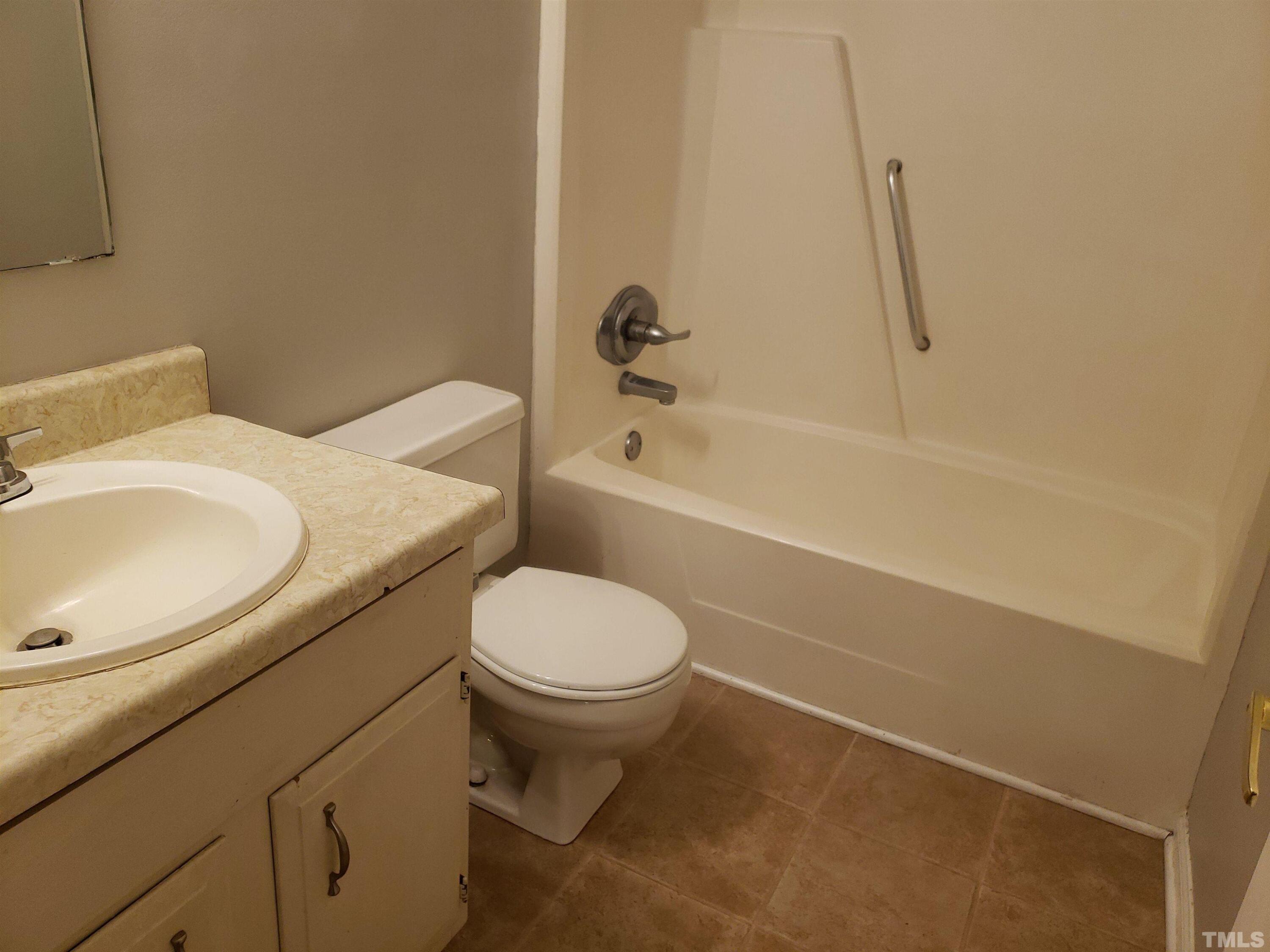 207 Meadow Property Photo 8