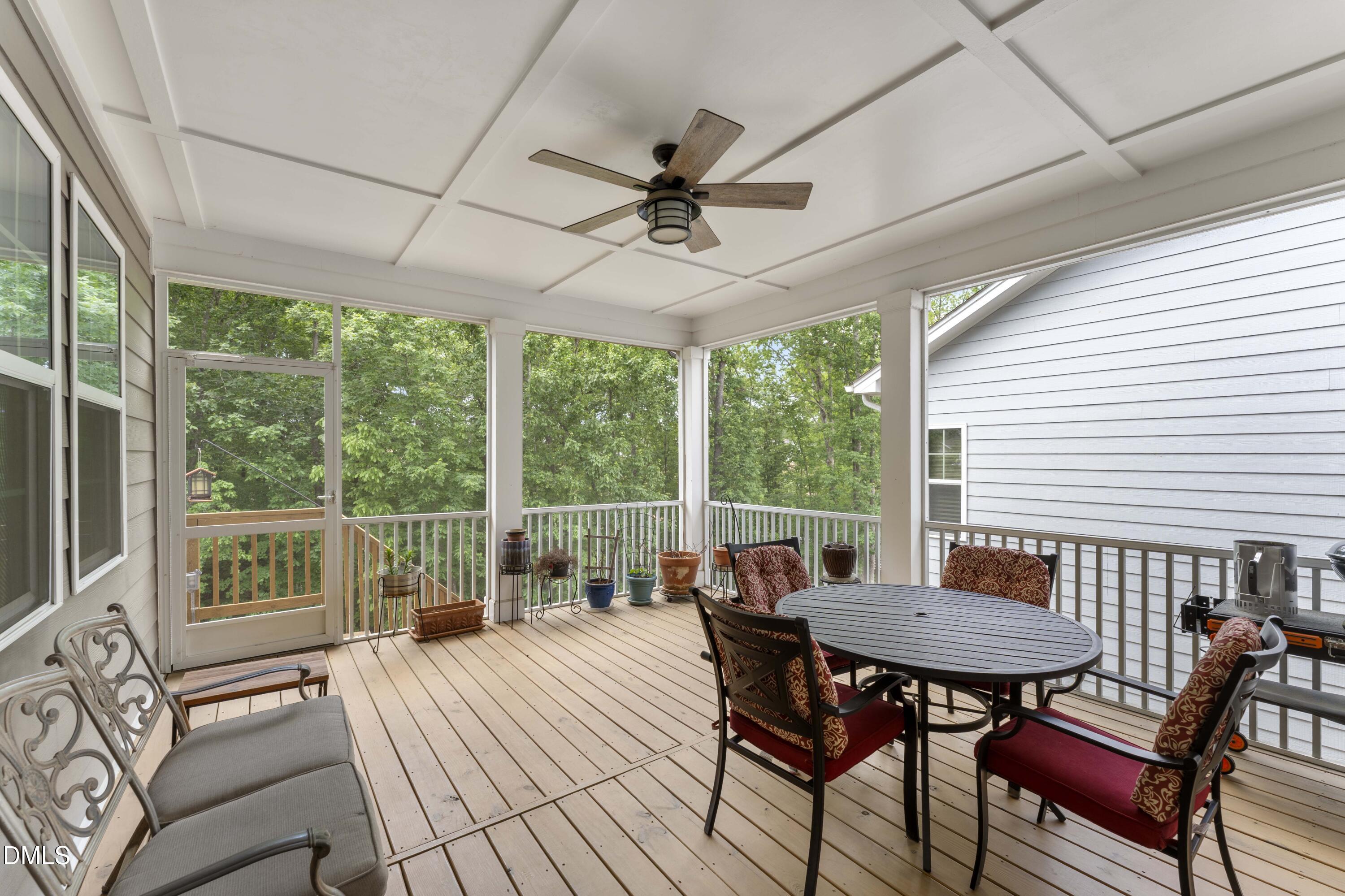 150 English Violet Lane Property Photo 4