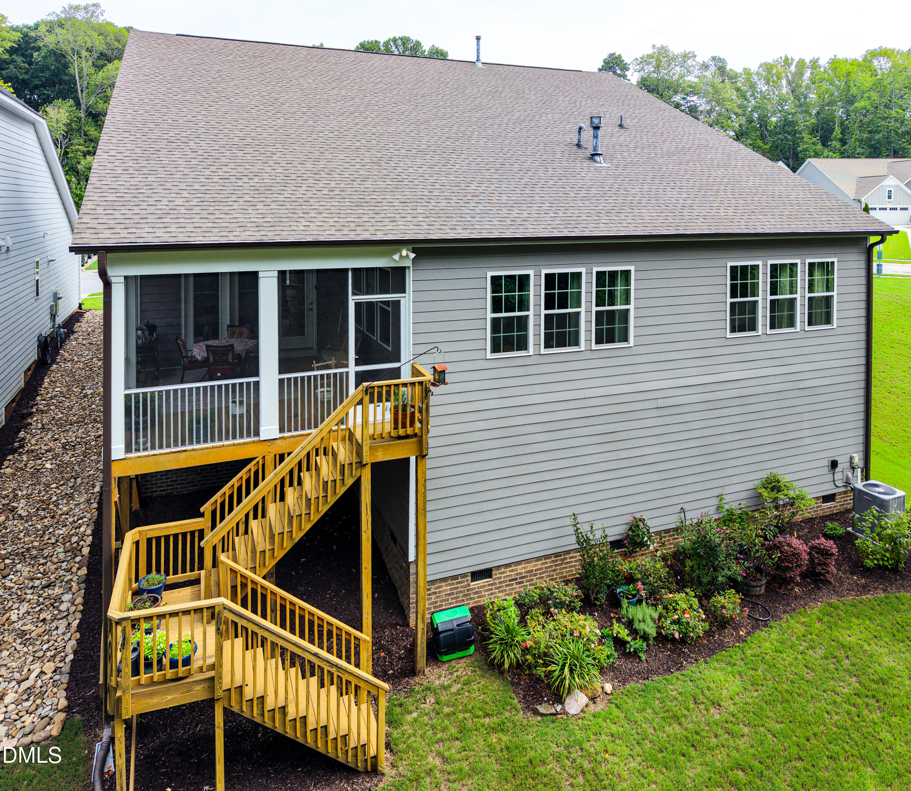 150 English Violet Lane Property Photo 43