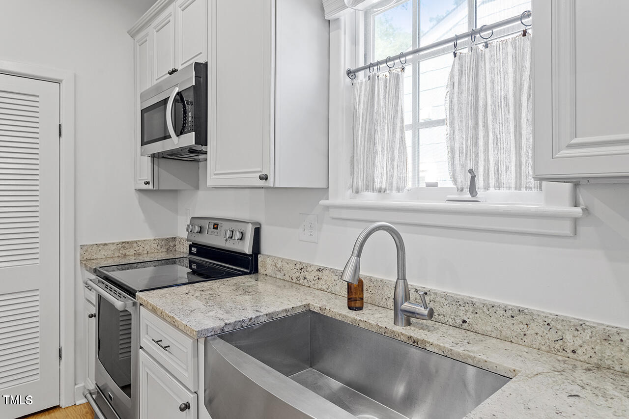 1916 Hart Street Property Photo 9