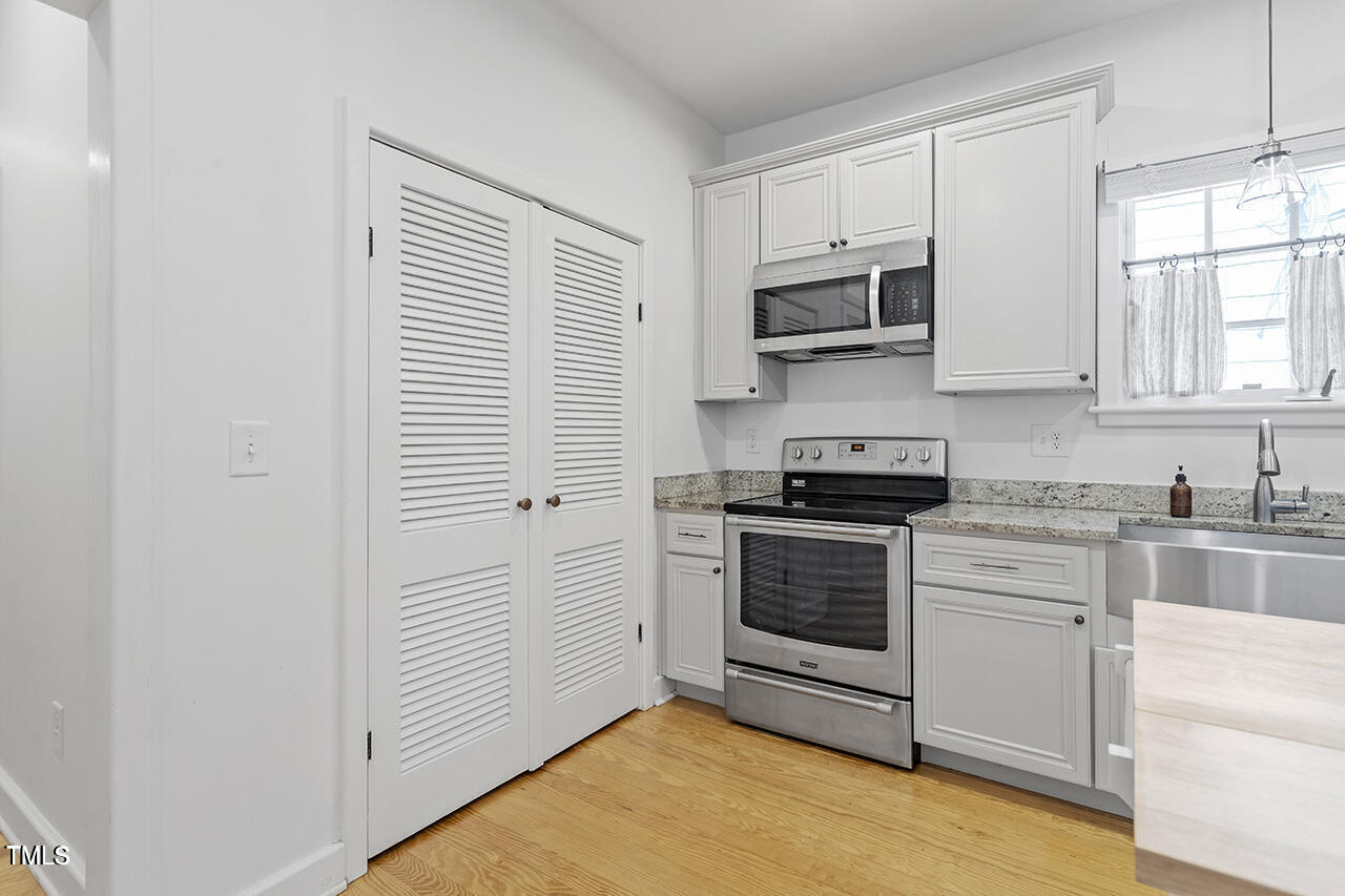 1916 Hart Street Property Photo 11