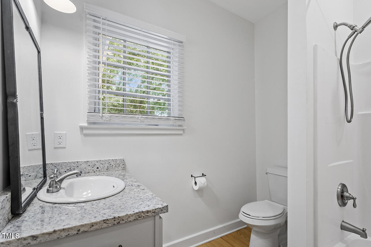 1916 Hart Street Property Photo 16