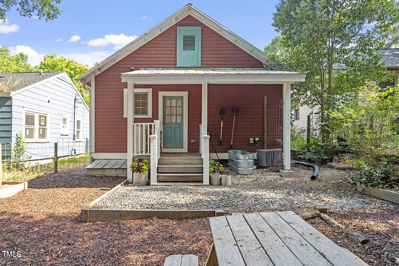1916 Hart Street Property Photo 24