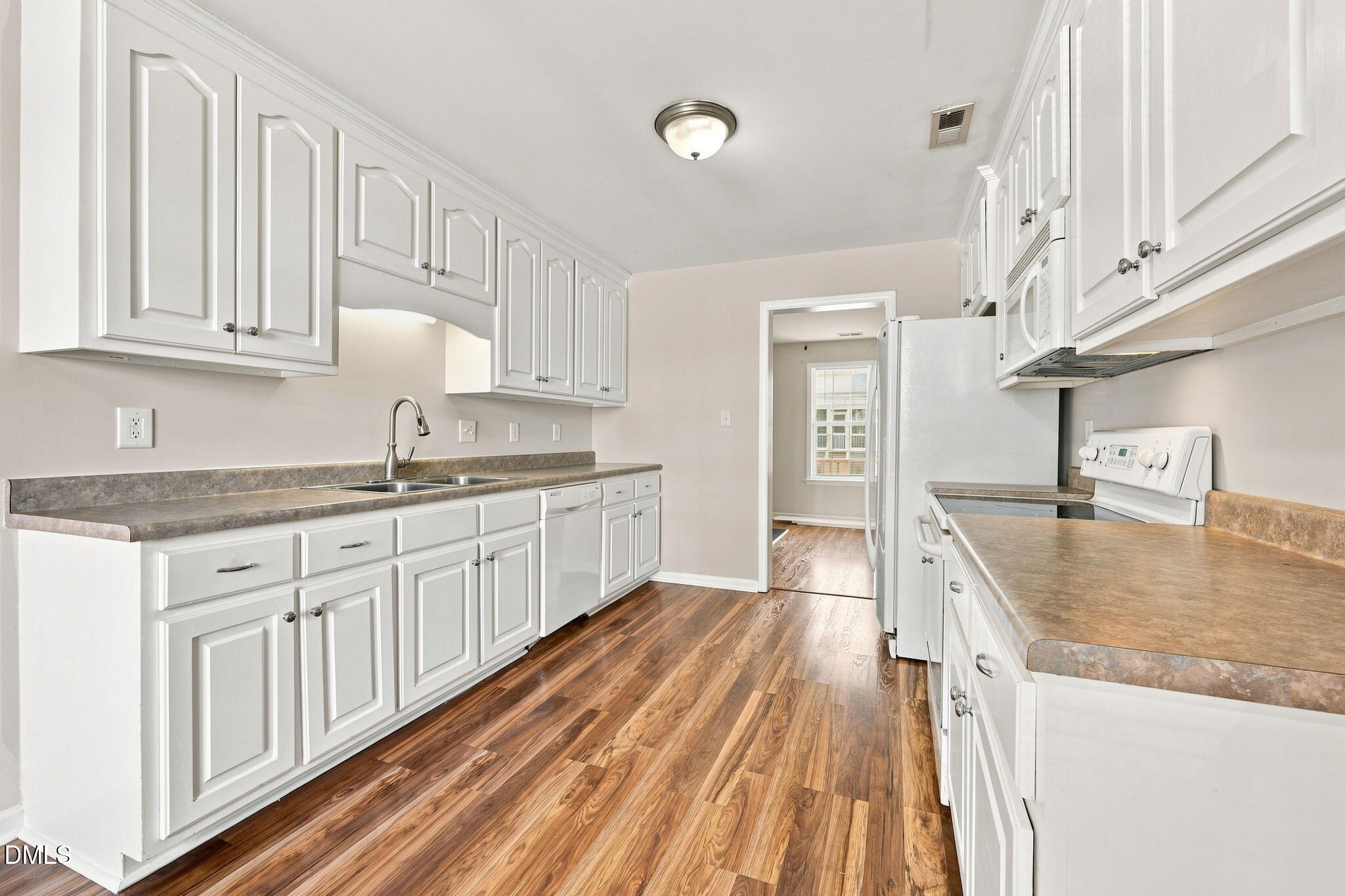 120 Blackthorne Court Property Photo 8