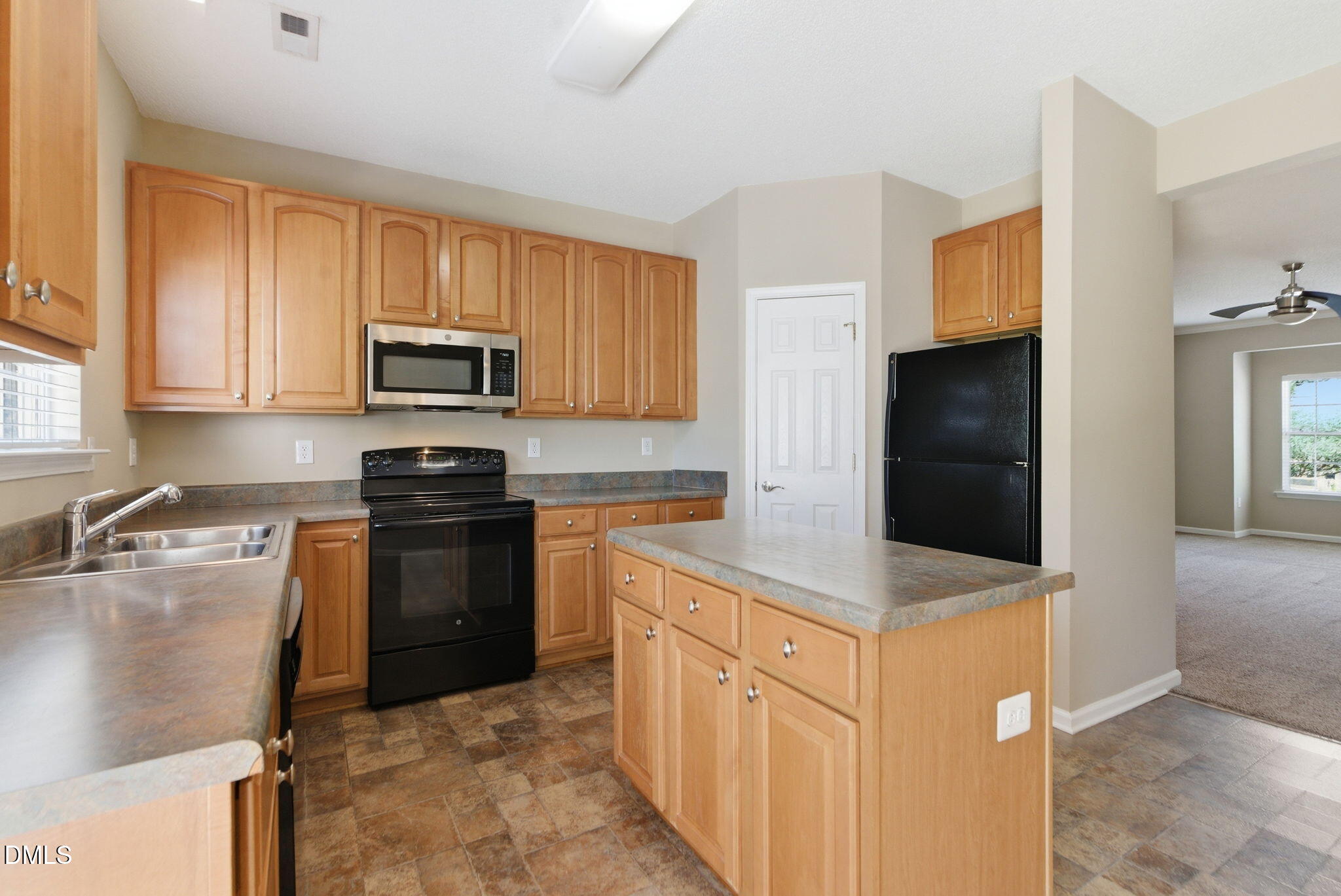 2904 Gross Avenue Property Photo 6