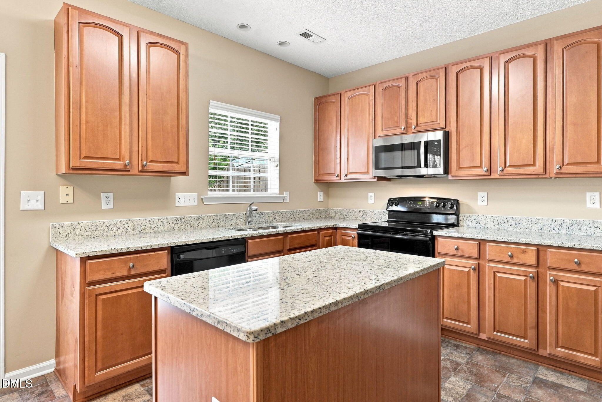 2904 Gross Avenue Property Photo 10