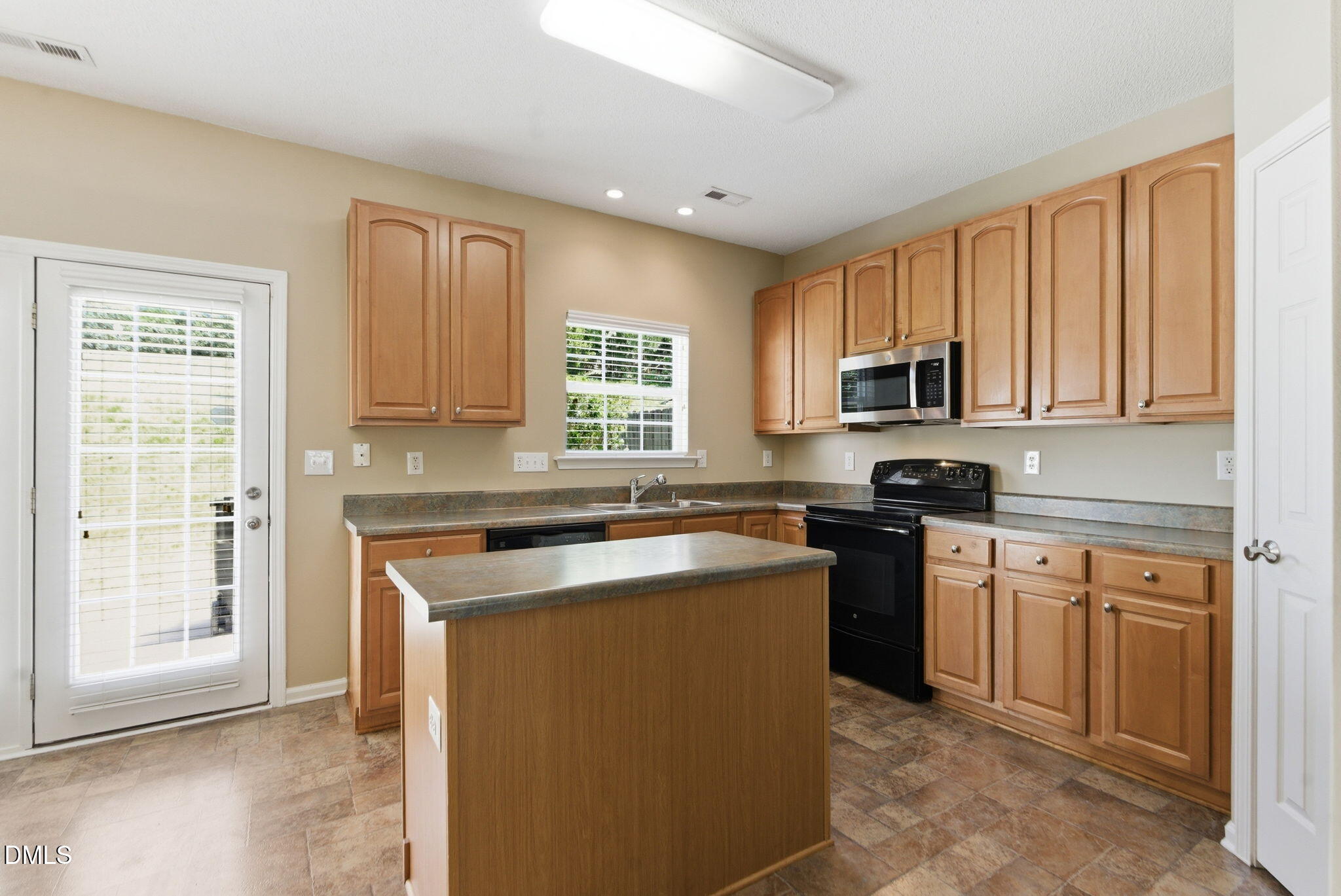 2904 Gross Avenue Property Photo 11