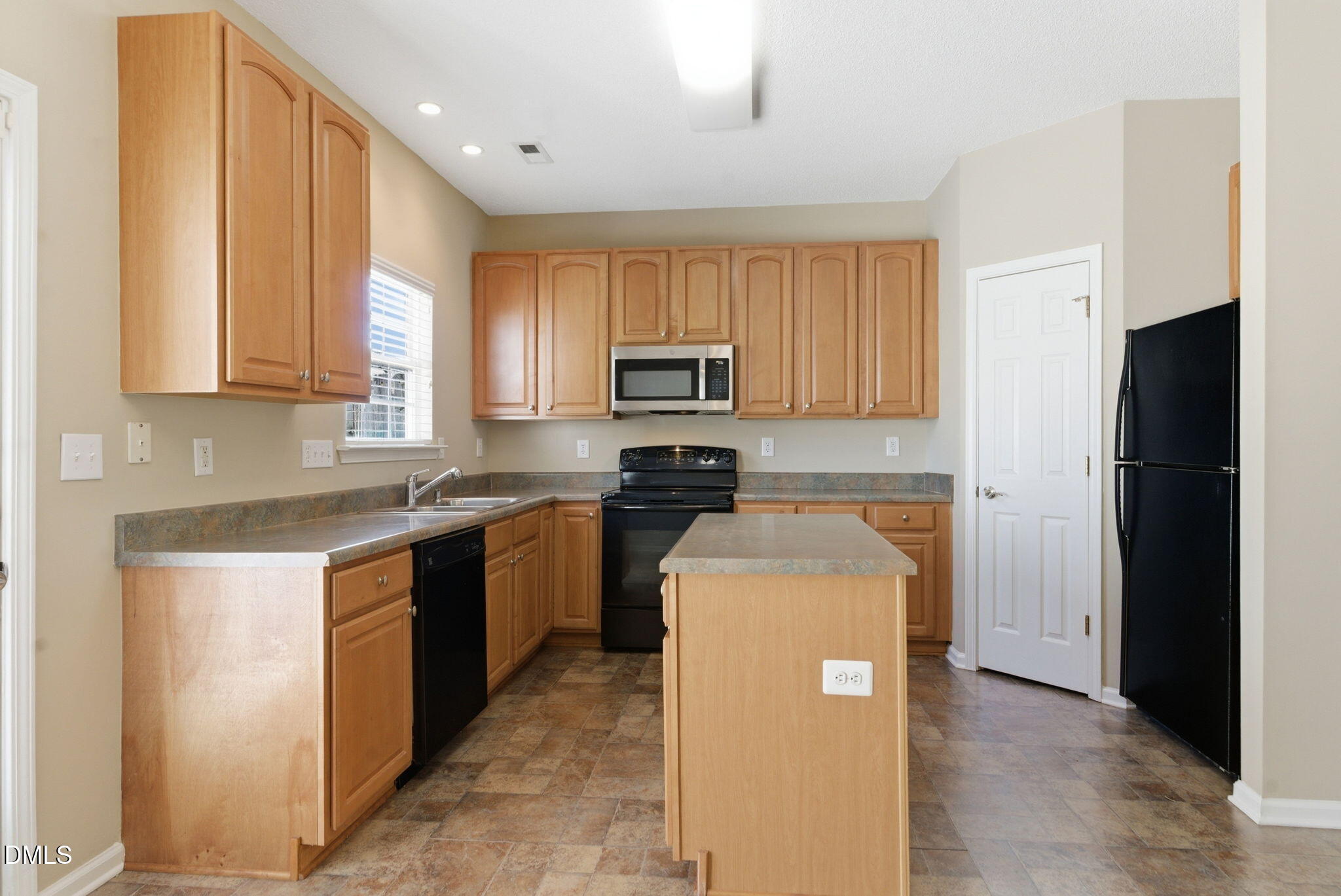 2904 Gross Avenue Property Photo 12