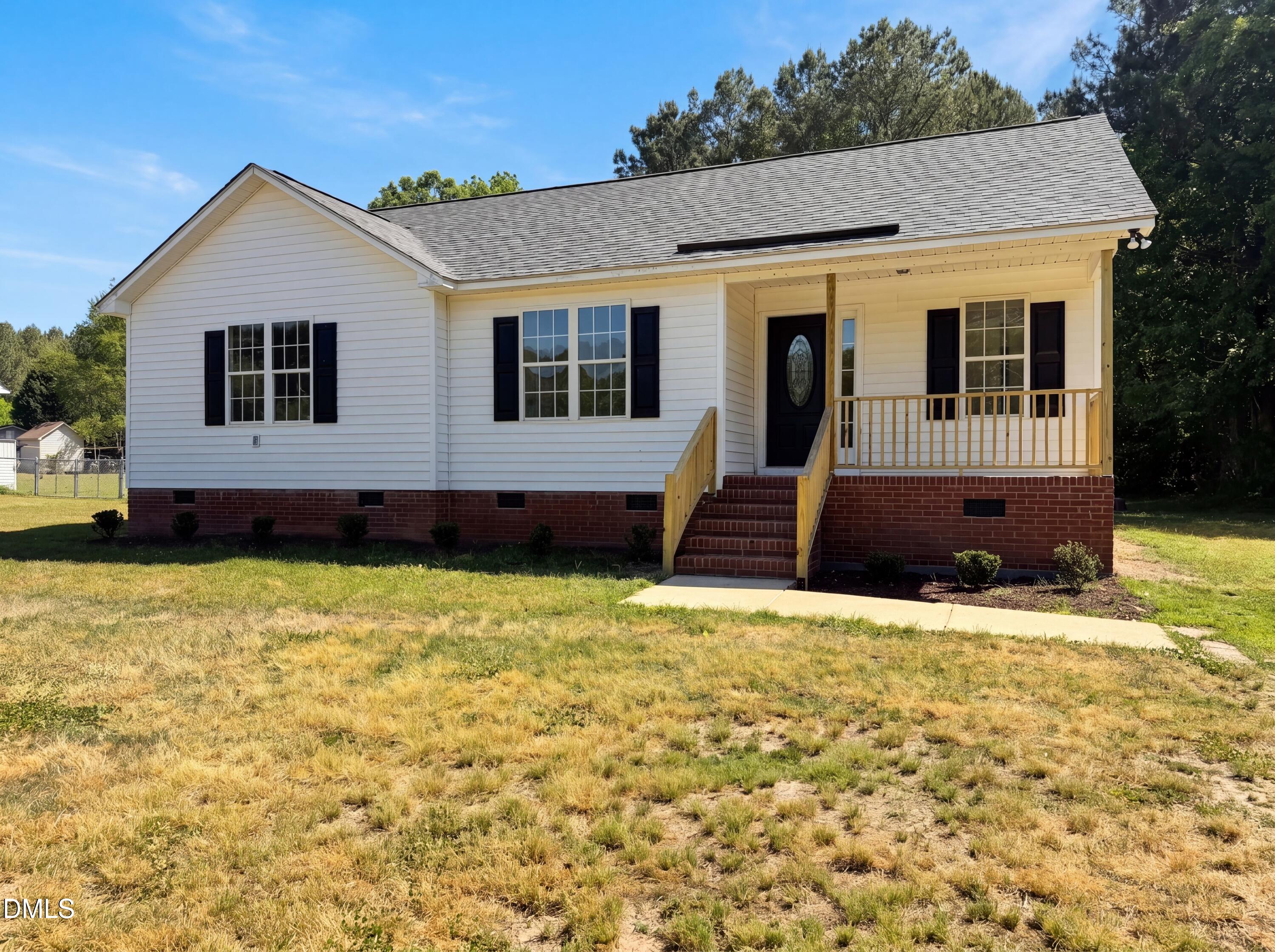 131 Sommerset Drive Property Photo 2