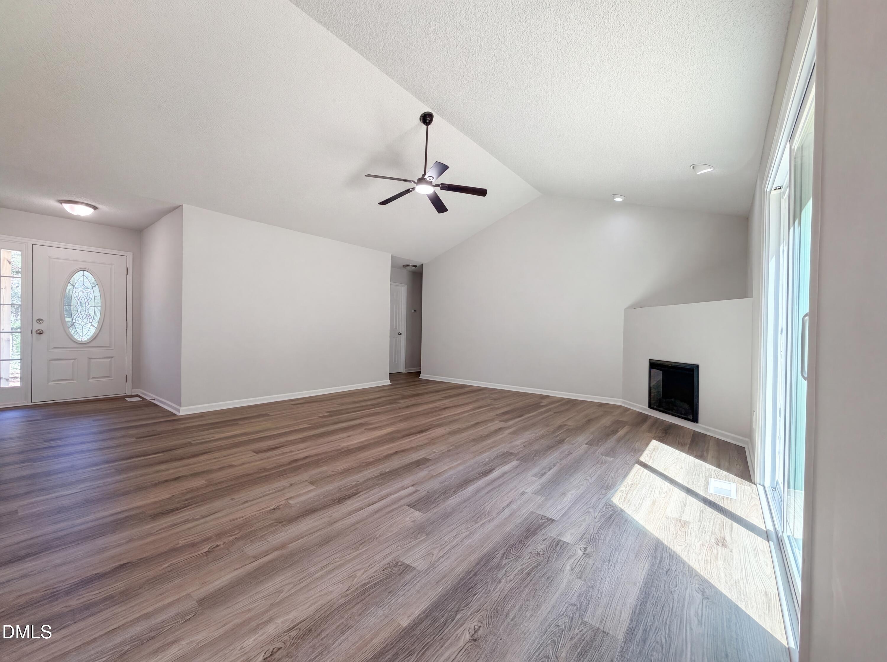 131 Sommerset Drive Property Photo 3