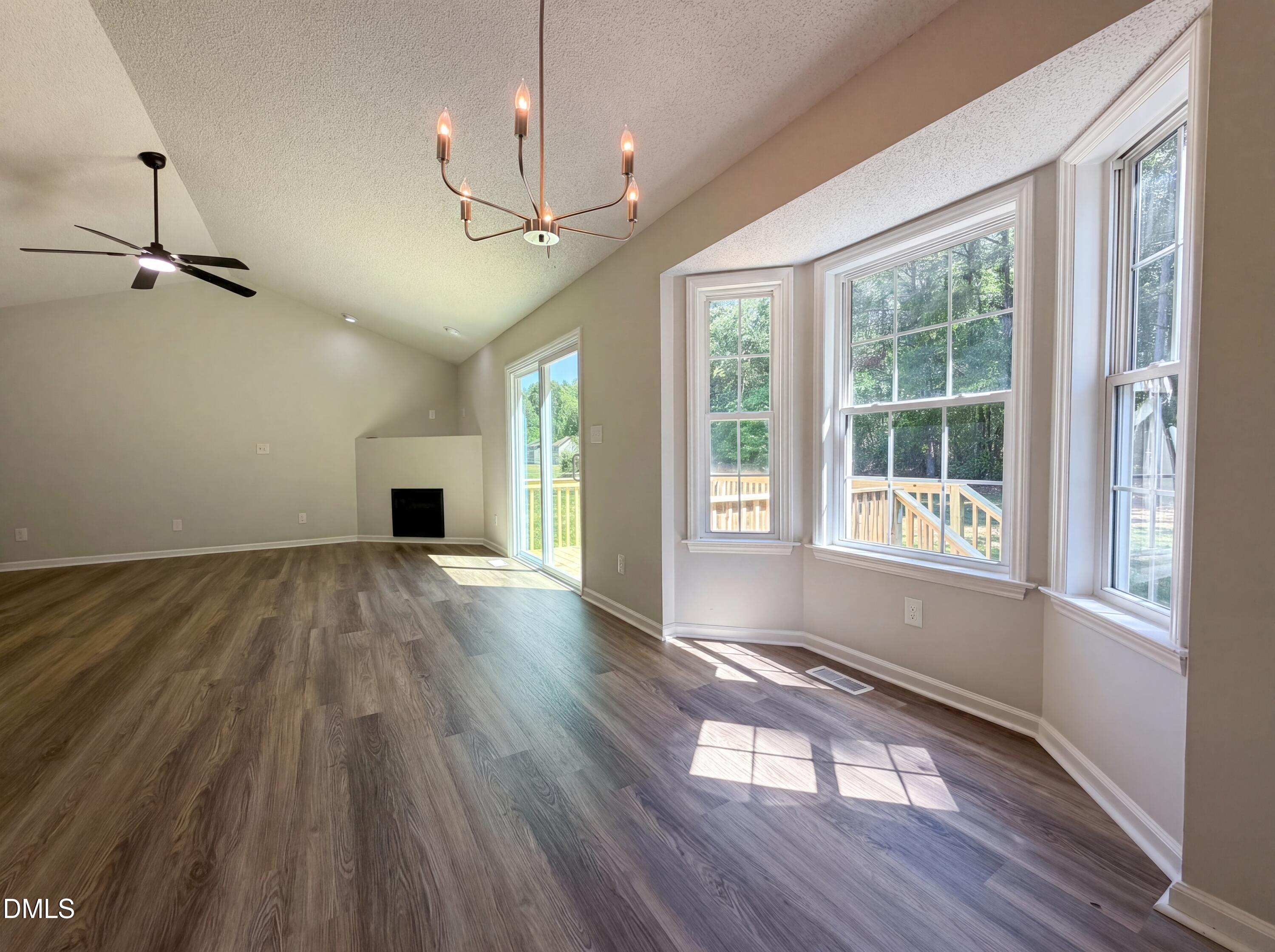 131 Sommerset Drive Property Photo 6