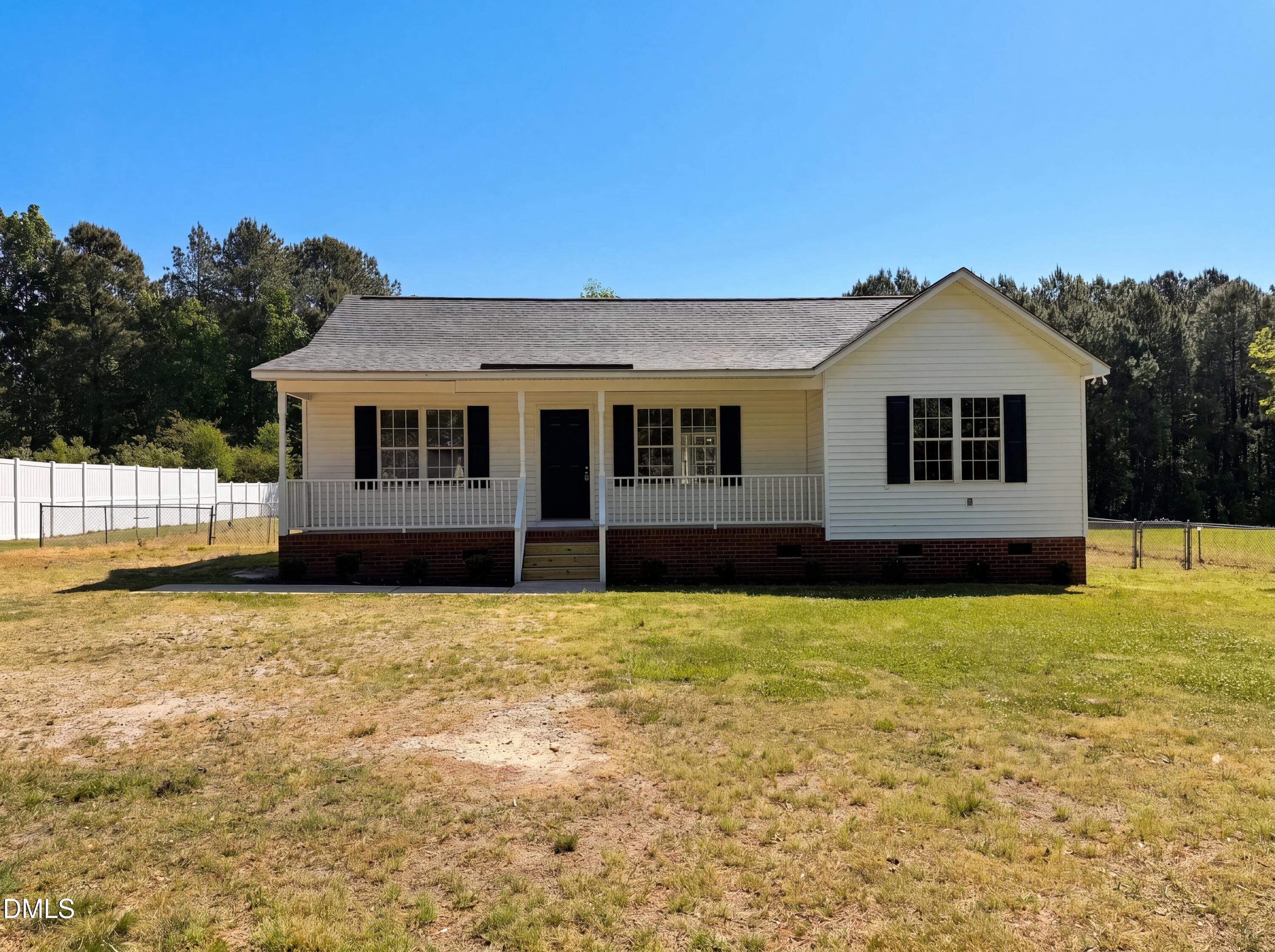 153 Sommerset Drive Property Photo 1