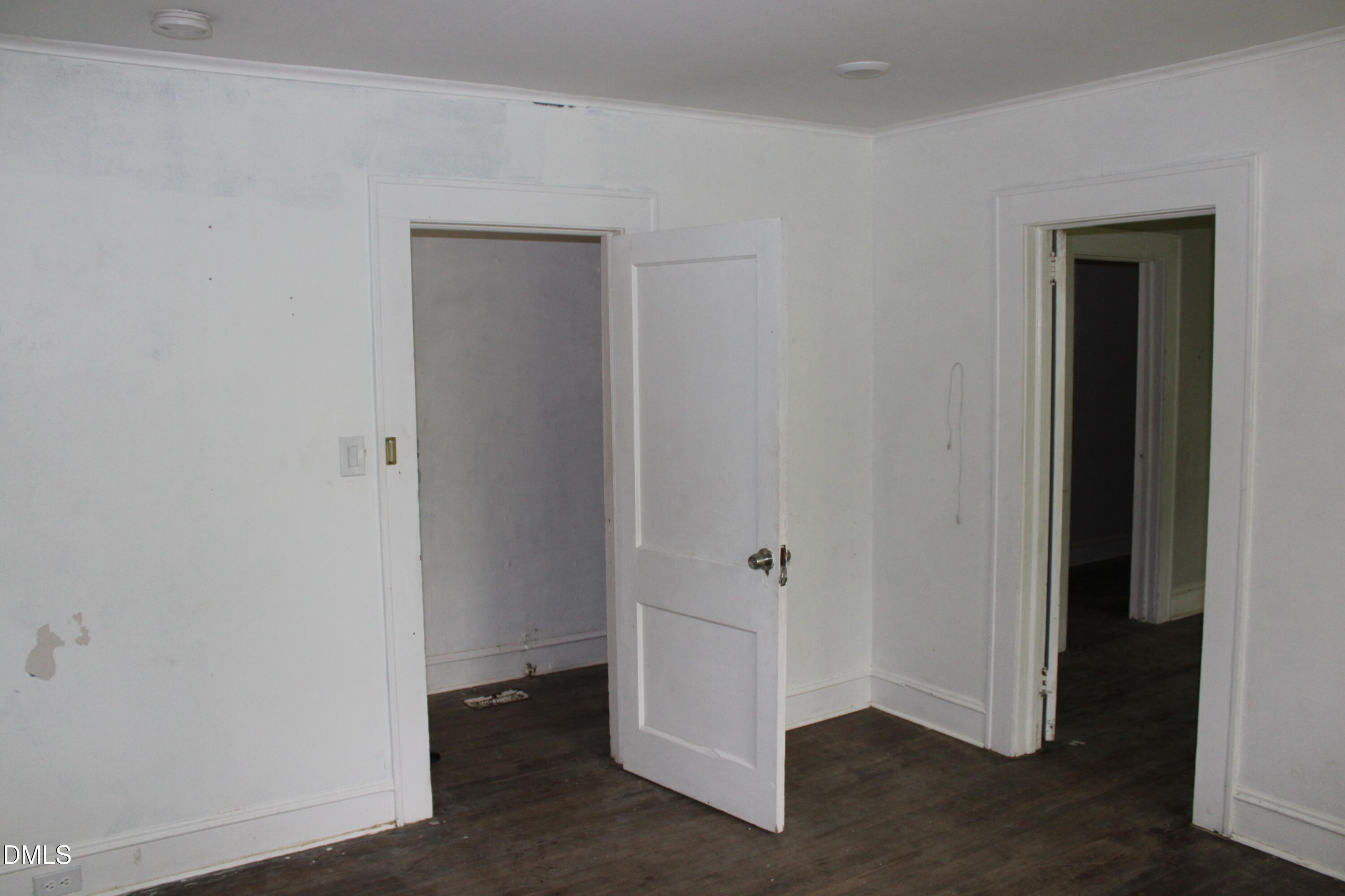 313 N Hyde Park Avenue Property Photo 5