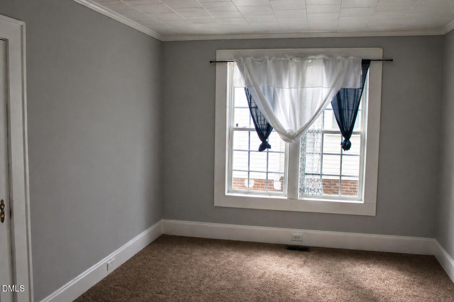 313 N Hyde Park Avenue Property Photo 6