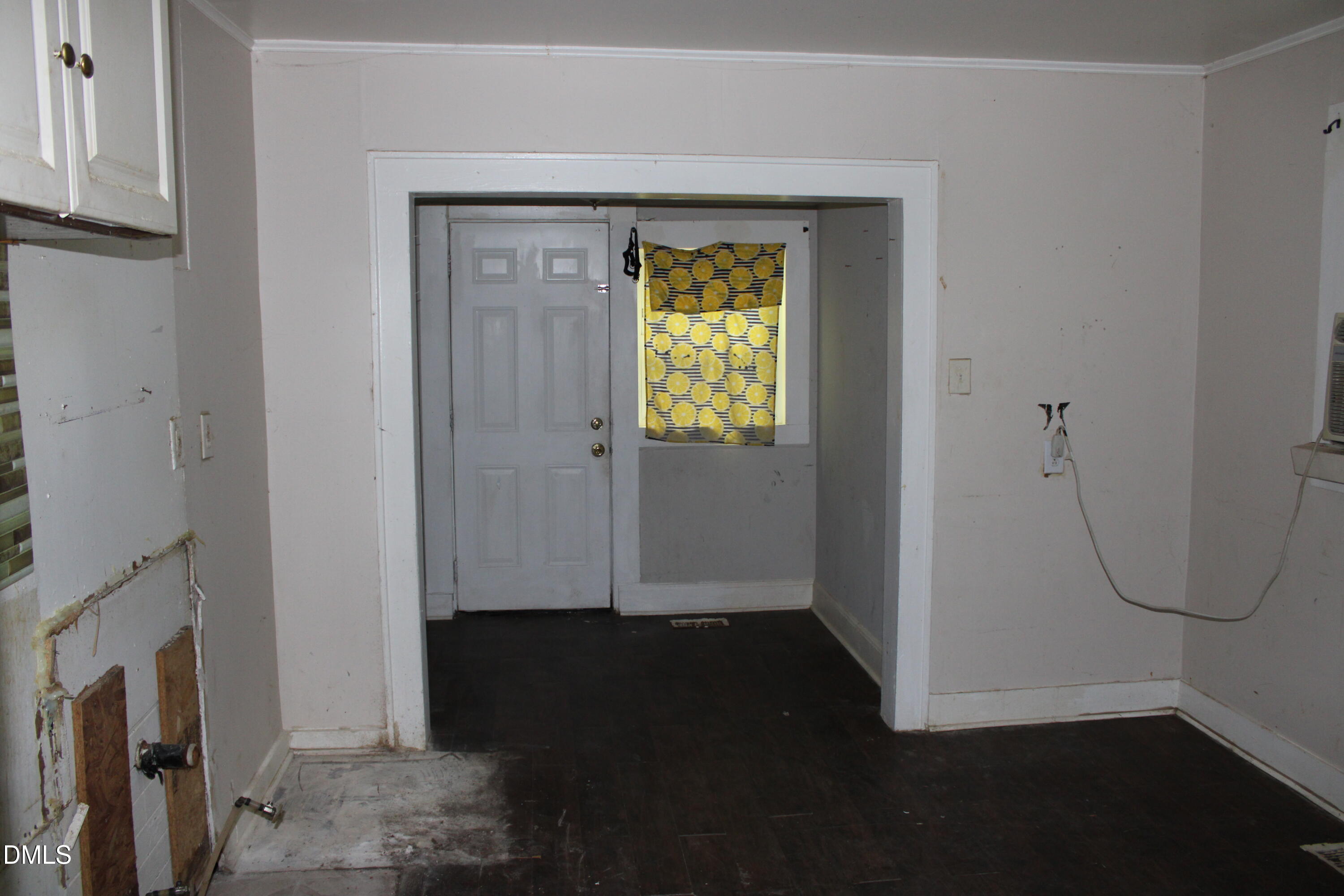 313 N Hyde Park Avenue Property Photo 8