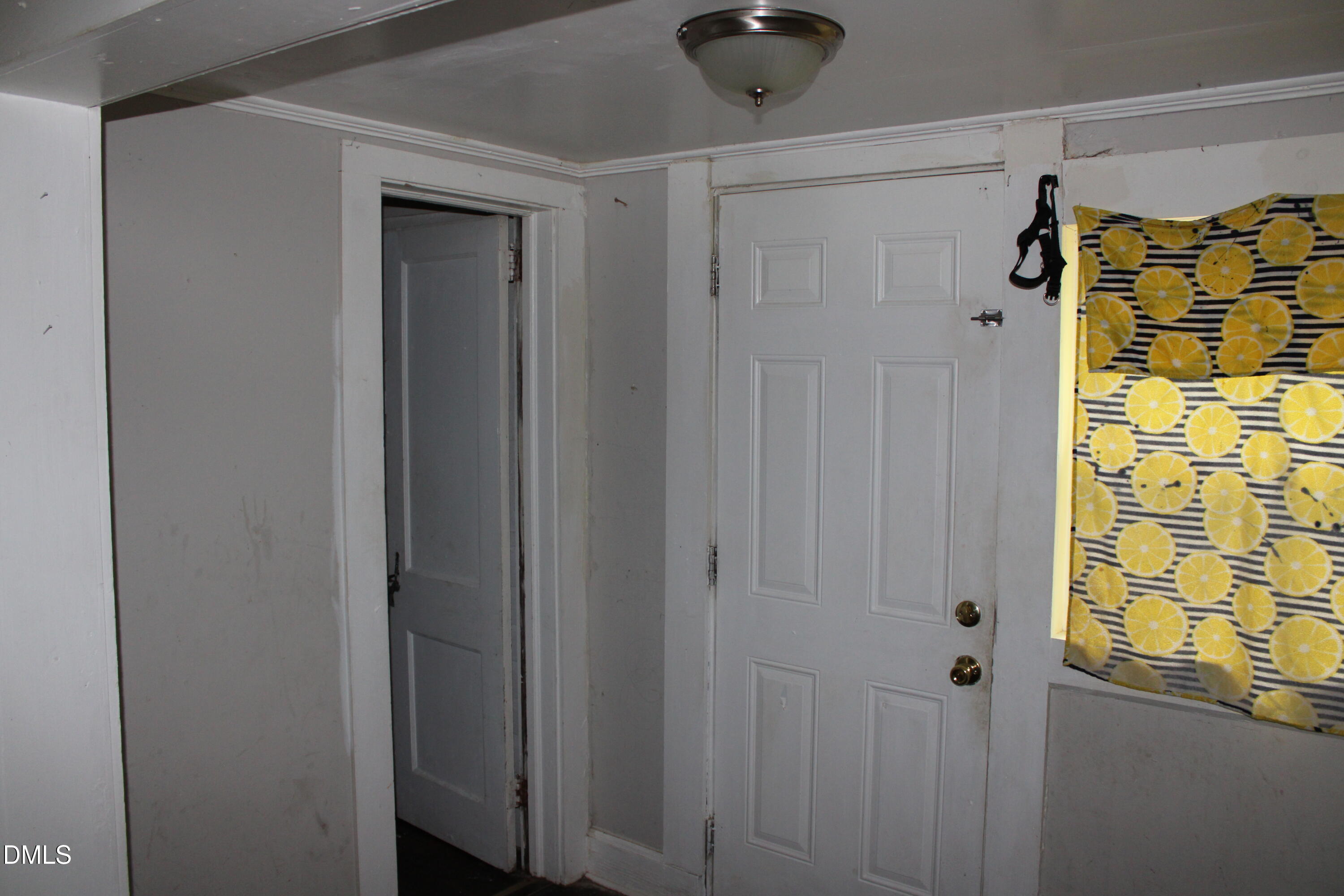 313 N Hyde Park Avenue Property Photo 9