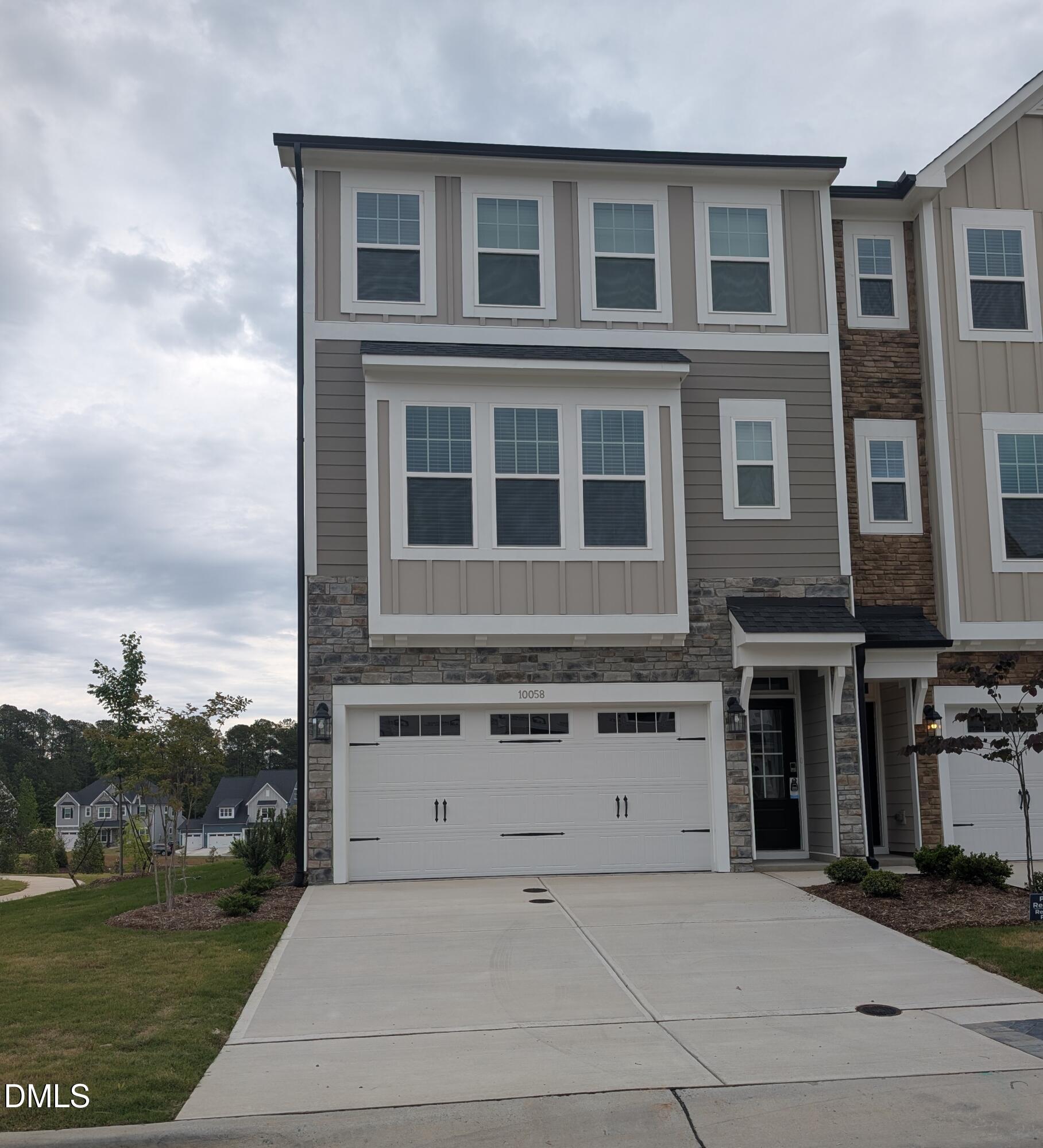 10058 Secluded Garden Drive Property Photo 1