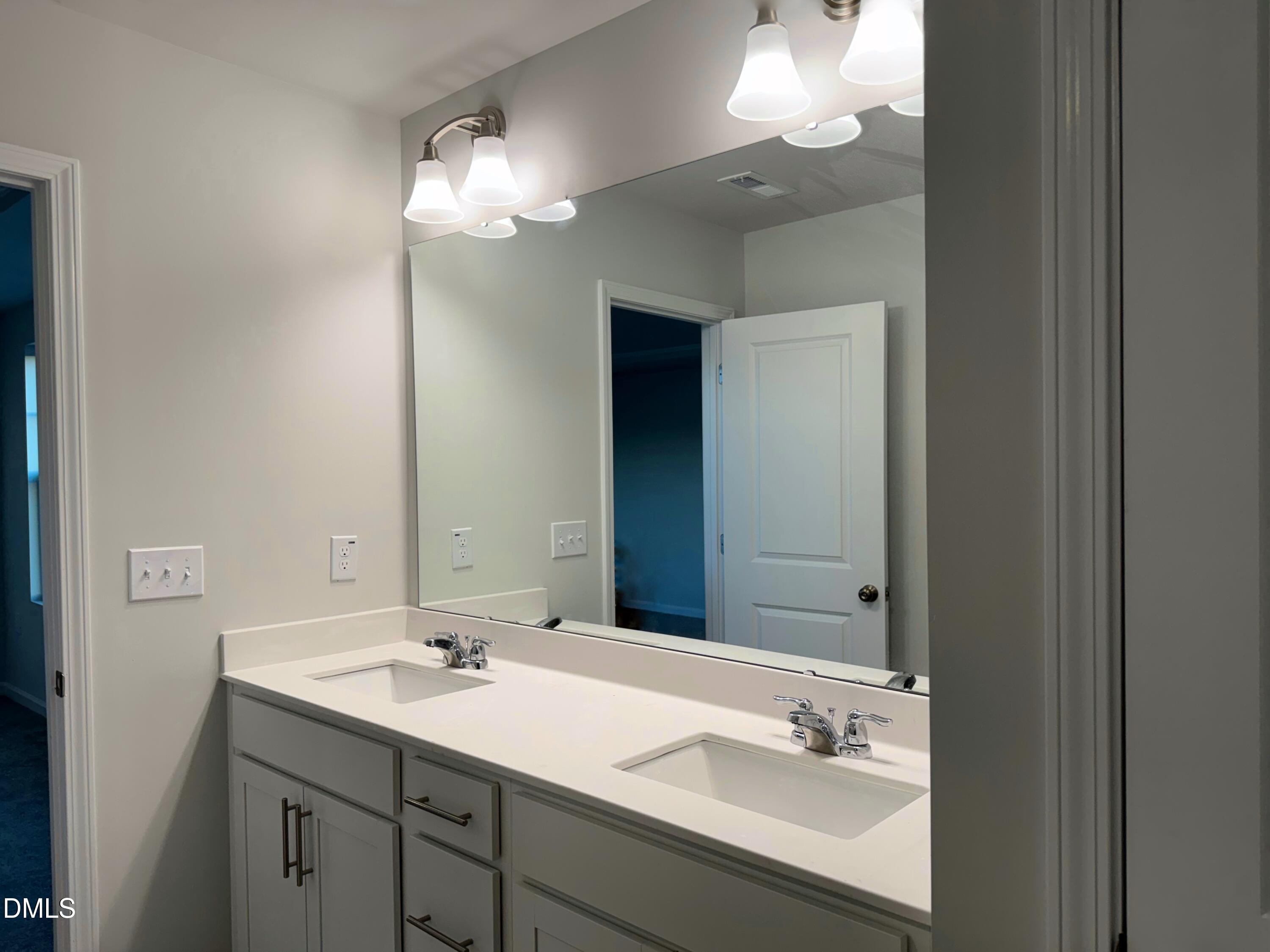 5046 Arkose Drive Property Photo 14