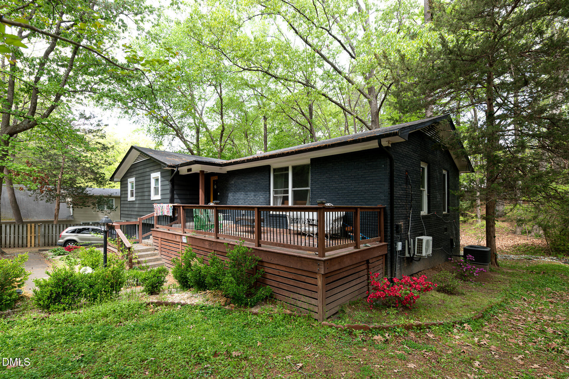 4050 Kelly Drive Property Photo 2