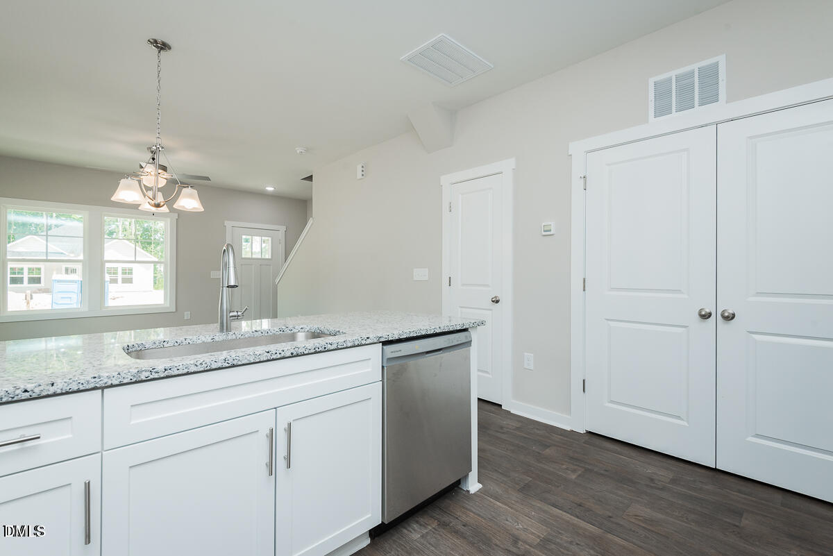 1016 Pinnix Loop Property Photo 6