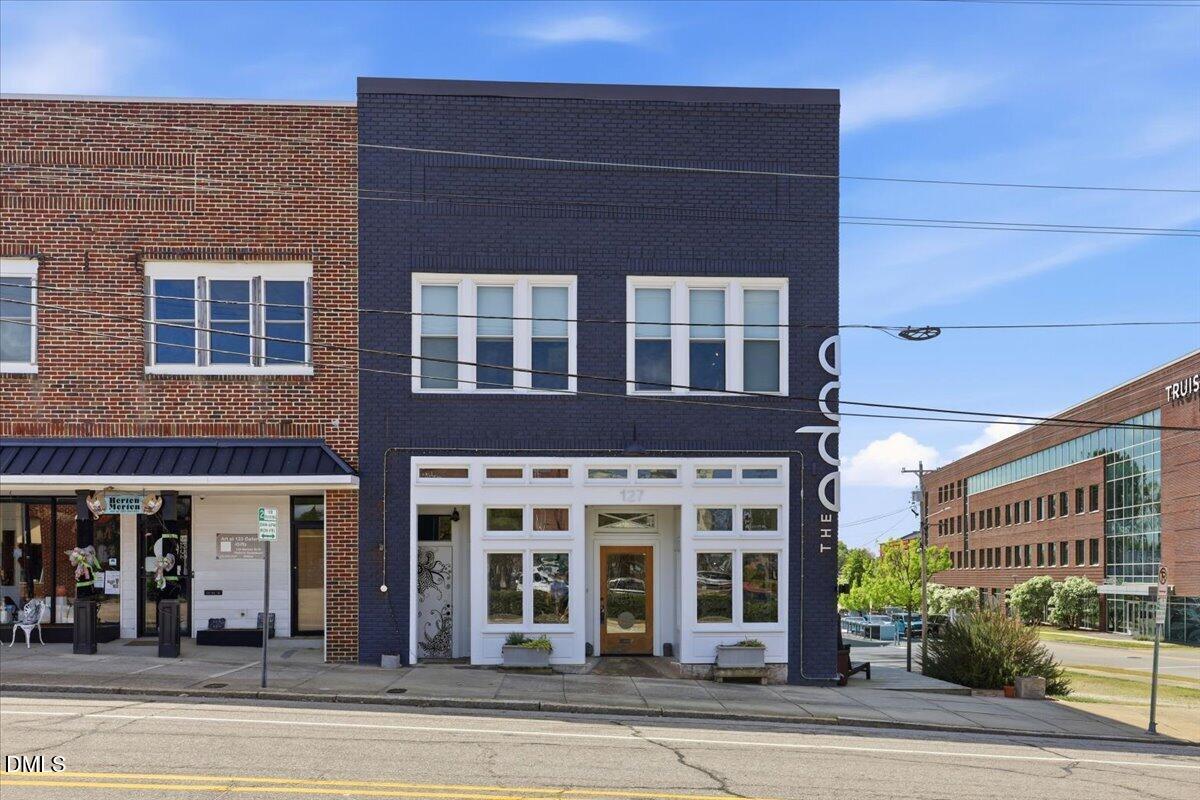 127 Barnes Street W Property Photo 1